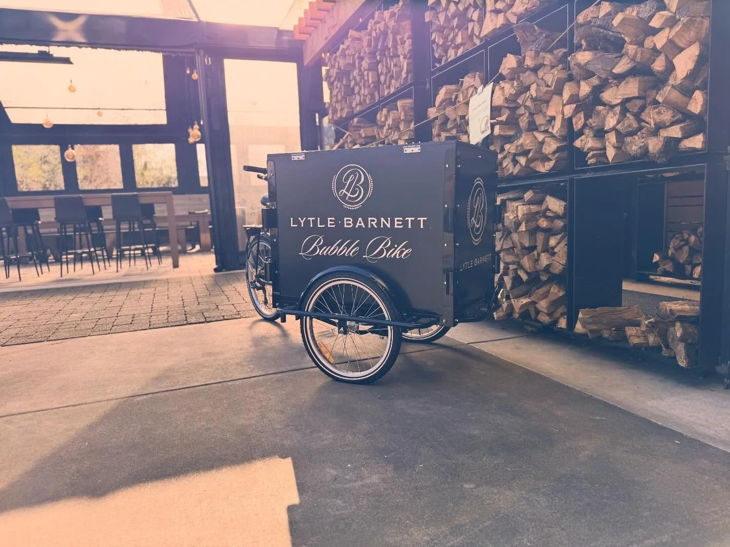 Love having @lytlebarnett as our winery of the month!  Enjoy their lovely wines by the glass all month.
#dundeehills #localgoodness #pinotnoir #bubbles #willamettevalley