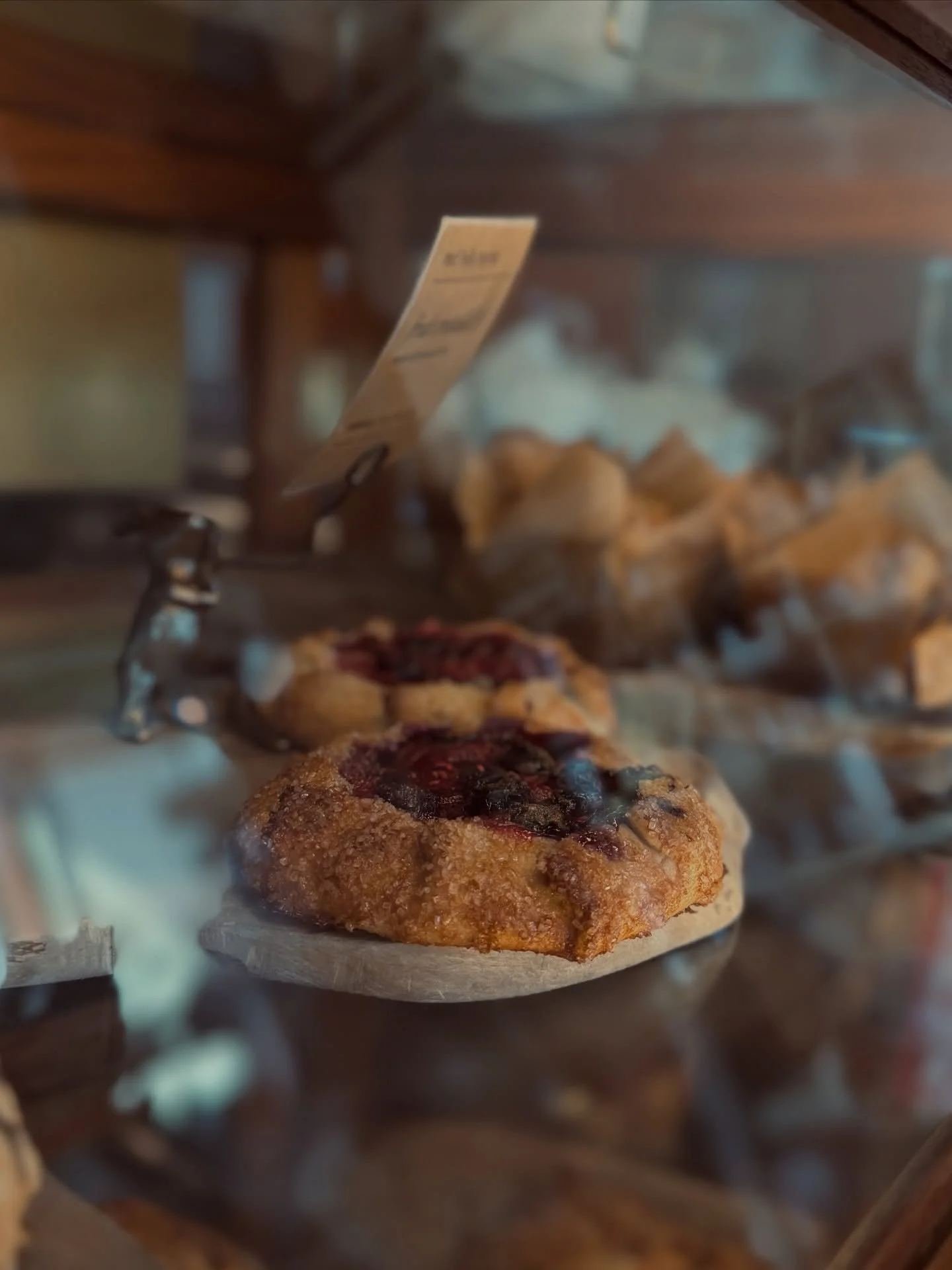 Sunshine and berry crostatas 🍓🫐☀️

#redhillsmarket #localgoodness #homebaked #dundeeoregon