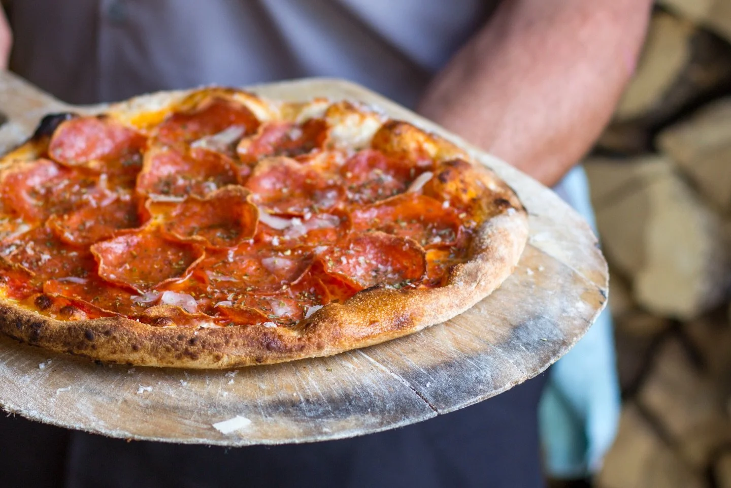 We always say yes to woodfired pizza! 🍕🔥🧡

#redhillsmarket #localgoodness #dundeeoregon #woodfiredpizza