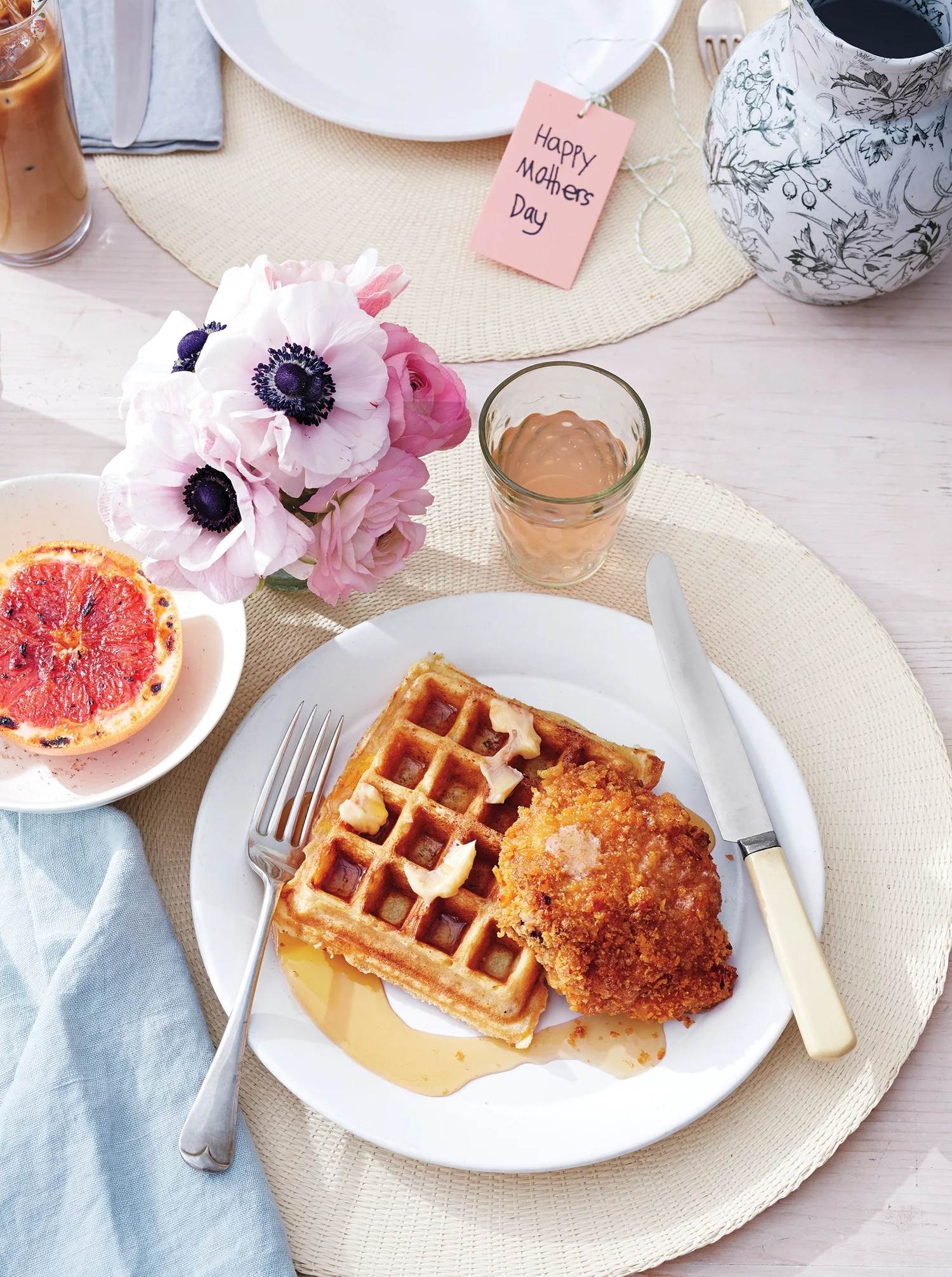 Mchicken-waffles-detail-070-d111855.jpg