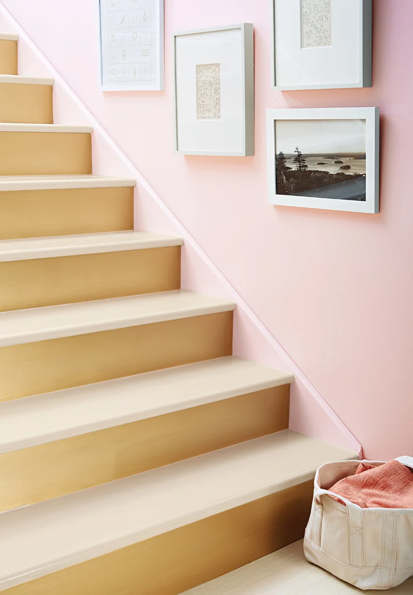 mpainted-stairs-080-d112909.jpg