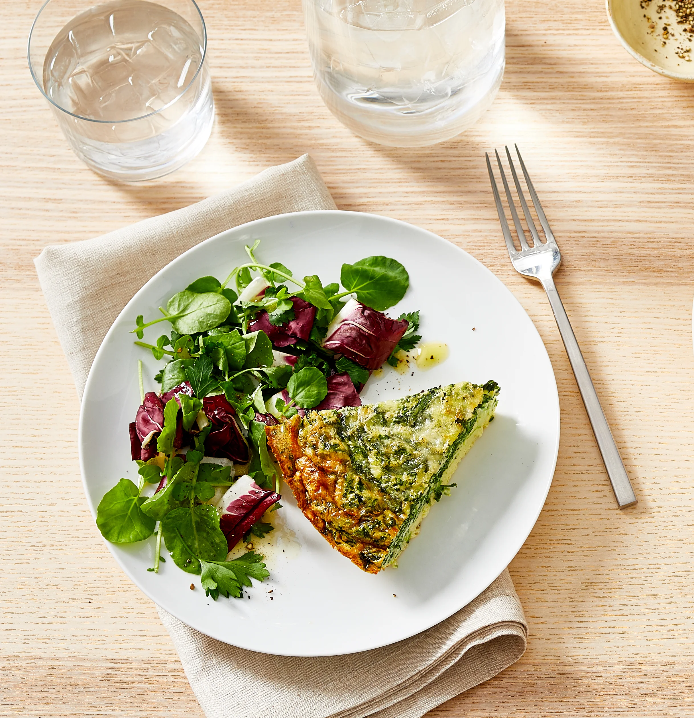 crustless-spinach-quiche-02-7002516 1.jpg