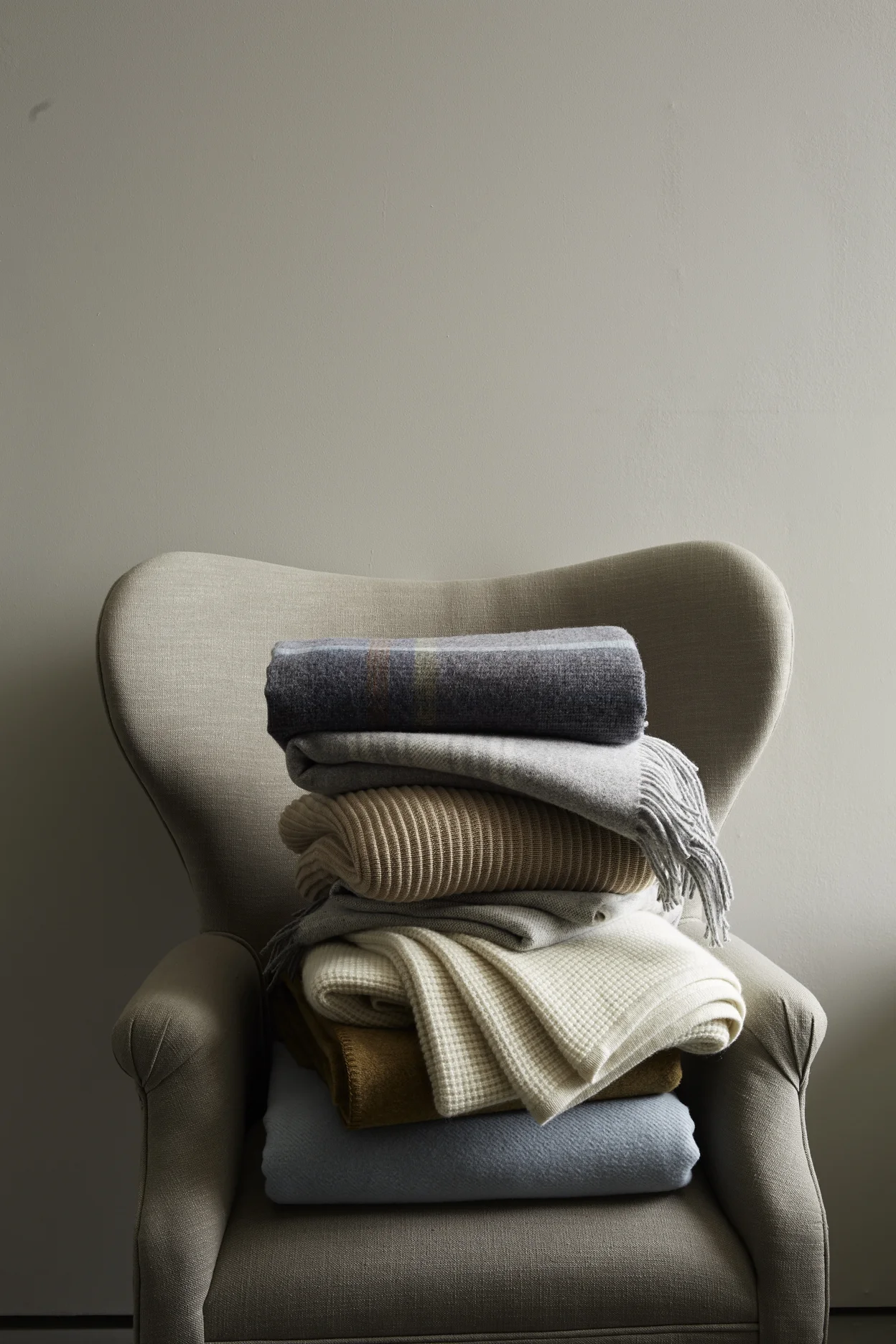 chair-blankets-05-BG-6151242.jpg