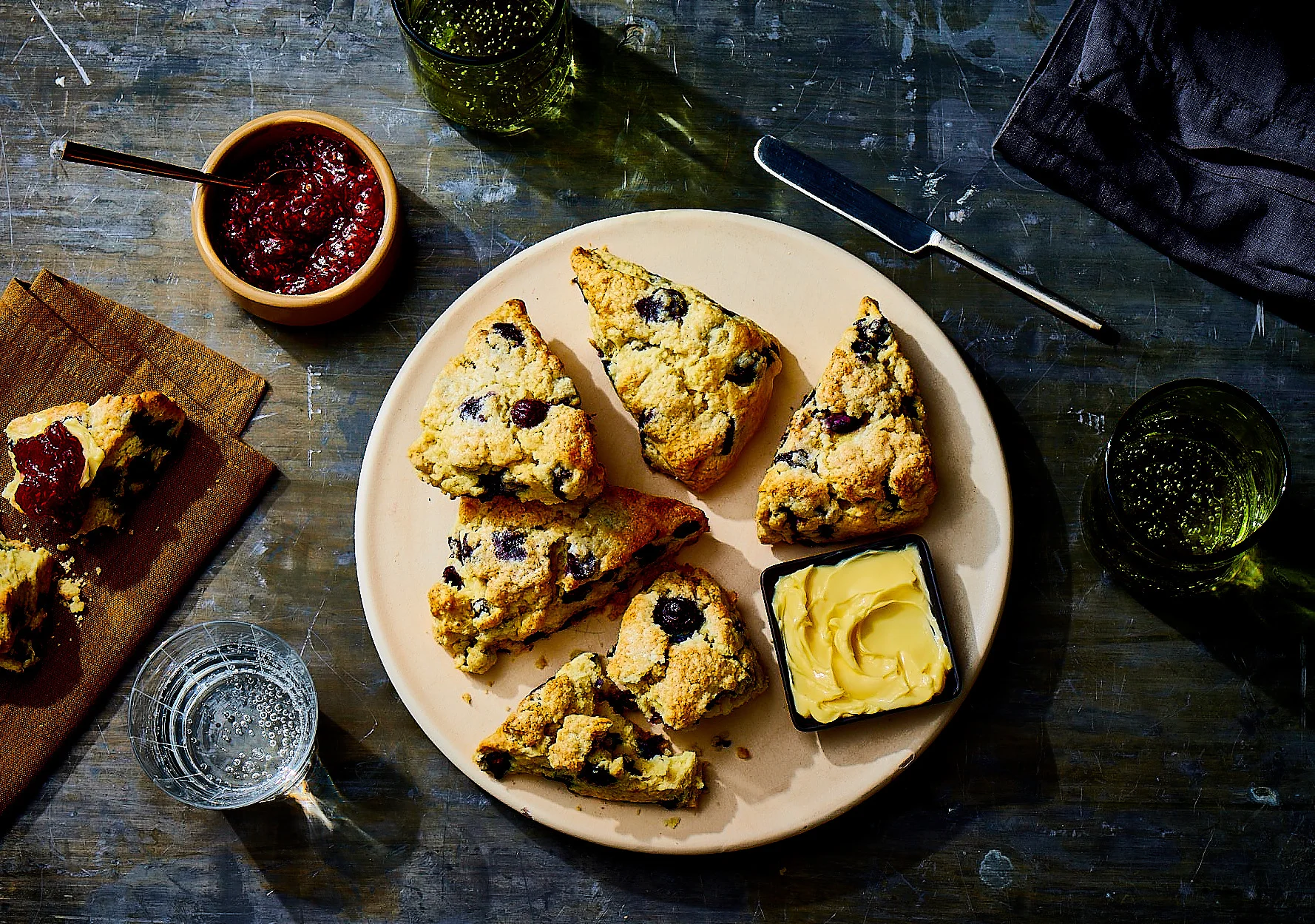 blueberry-scones-02-7002190.jpg