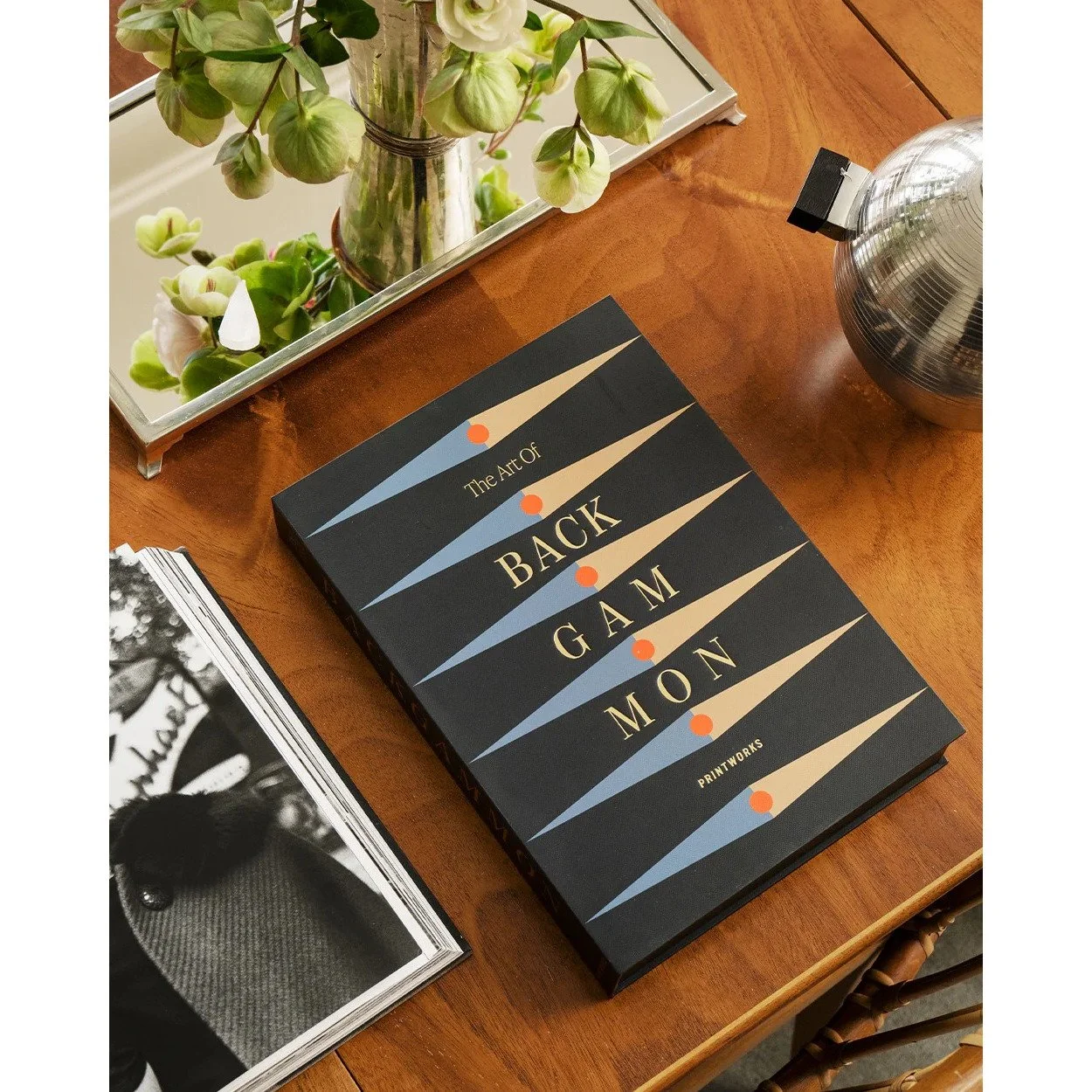 imgi_109_Printworks_art-of-games_backgammon-anthracite_mood_2.jpg