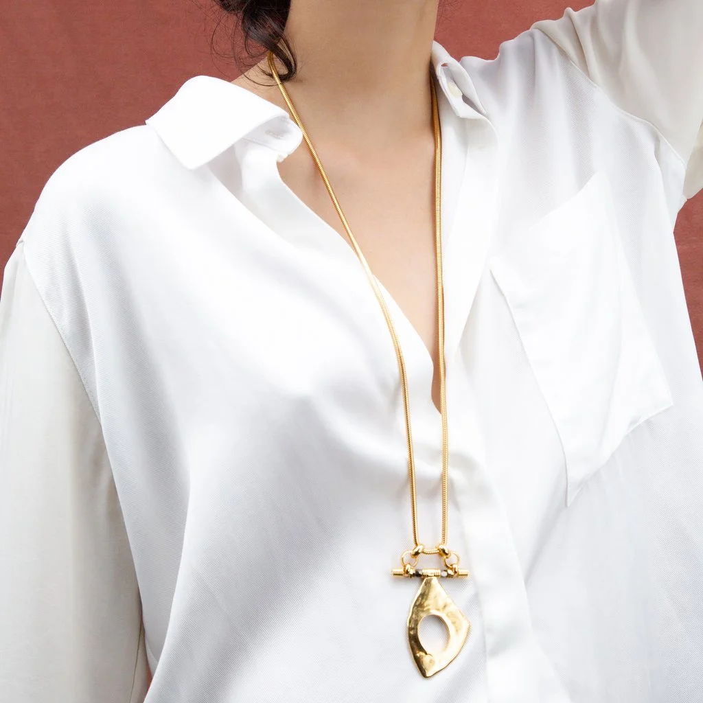 HeirloomPendant_Long_gold_1024x1024.jpg