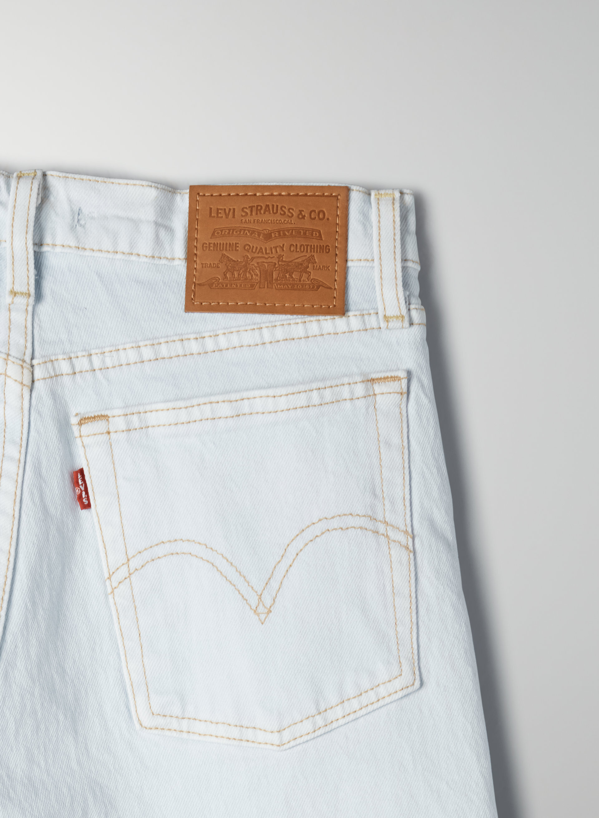 Wedgie Icon Fit Jeans in \