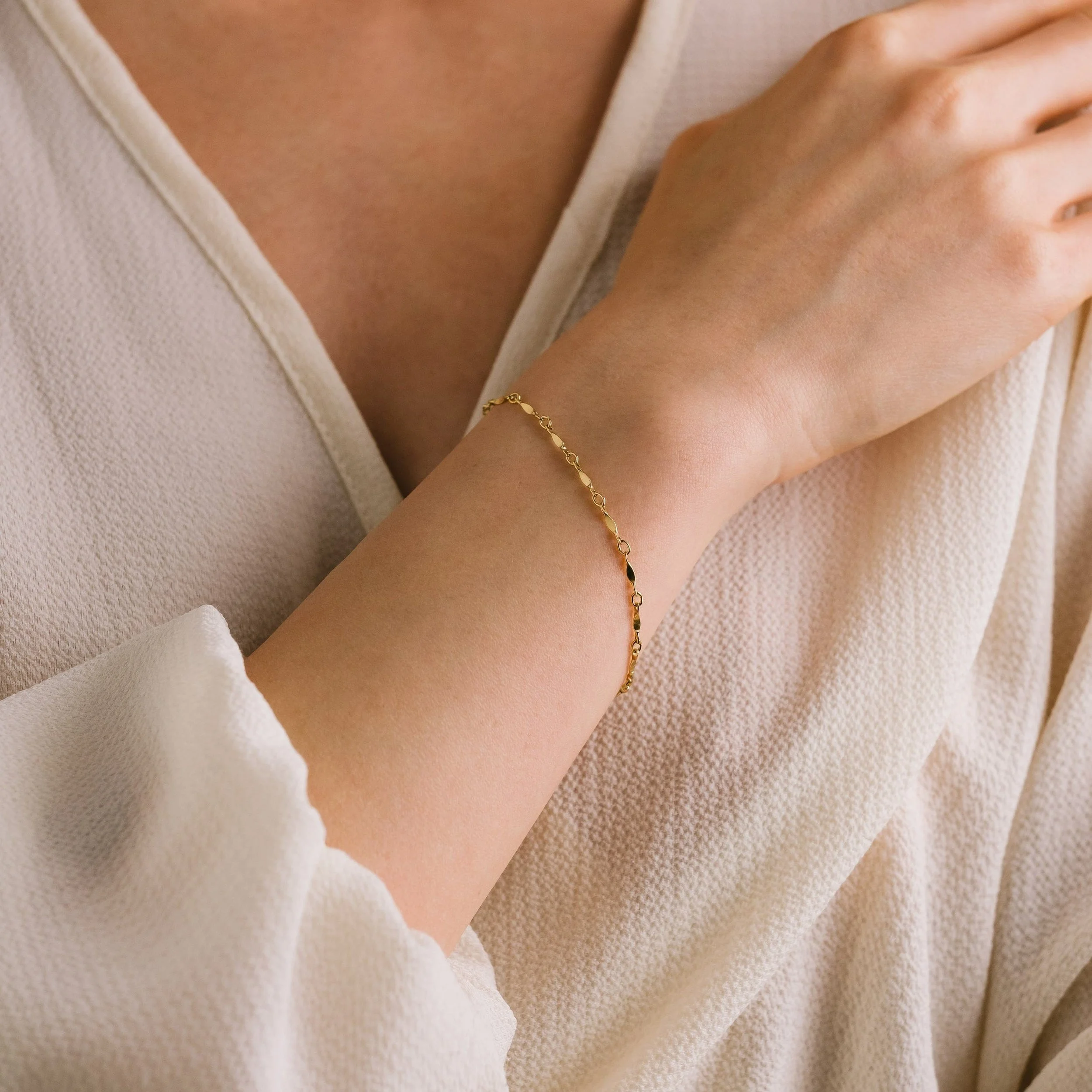 DappedBarChainGold-FilledBracelet_1x1_JT11392-Edit_3000x.jpg