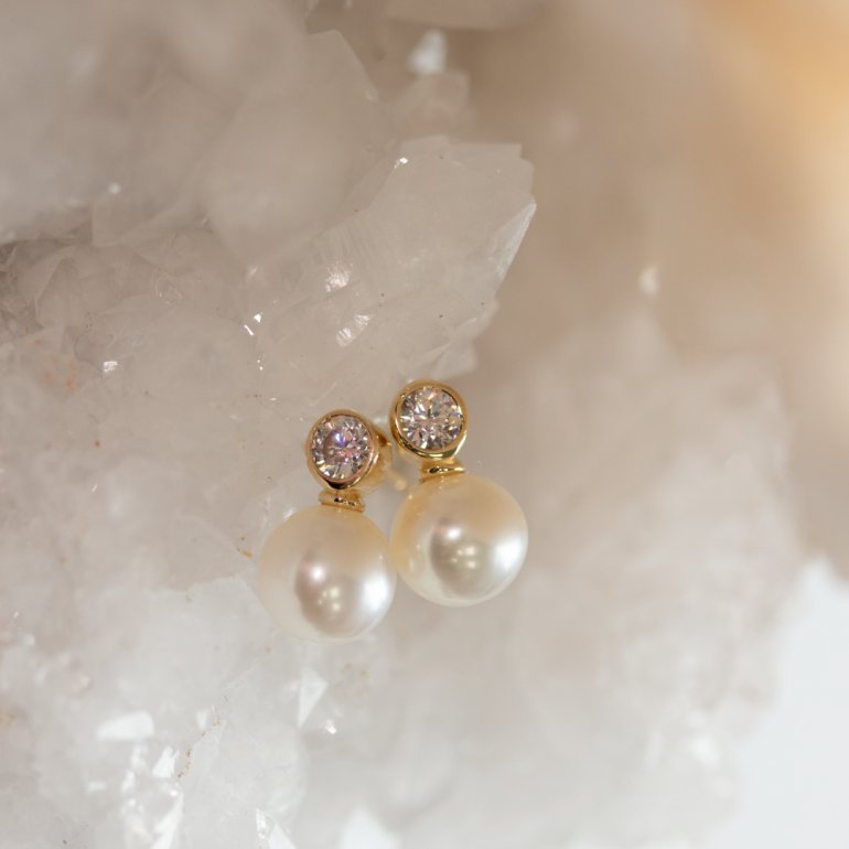 10k-yellow-gold-pearl-cz-bezel-studs-ge-10-1115.jpg
