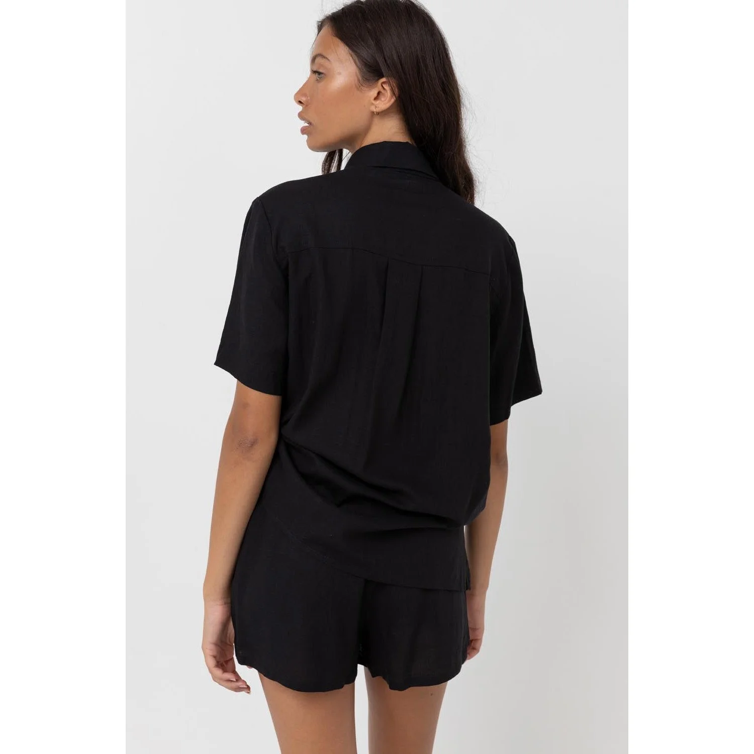 imgi_1_CLA24W-FT02-CLASSIC-LOUNGE-SHIRT-BLACK-3_31484f06-e0a9-4c67-856c-988840624537_1000x1500.jpg