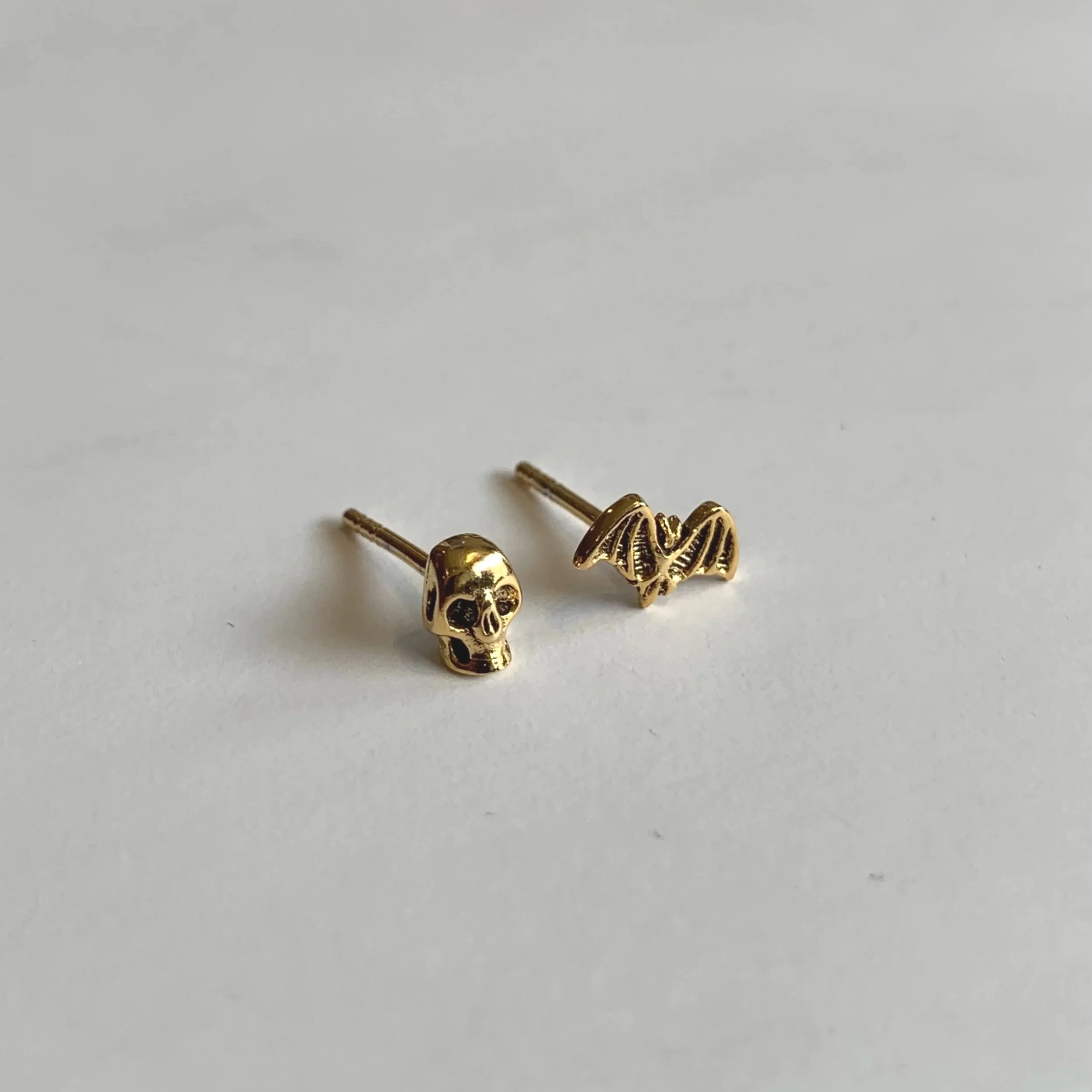 skullbatearring.jpg