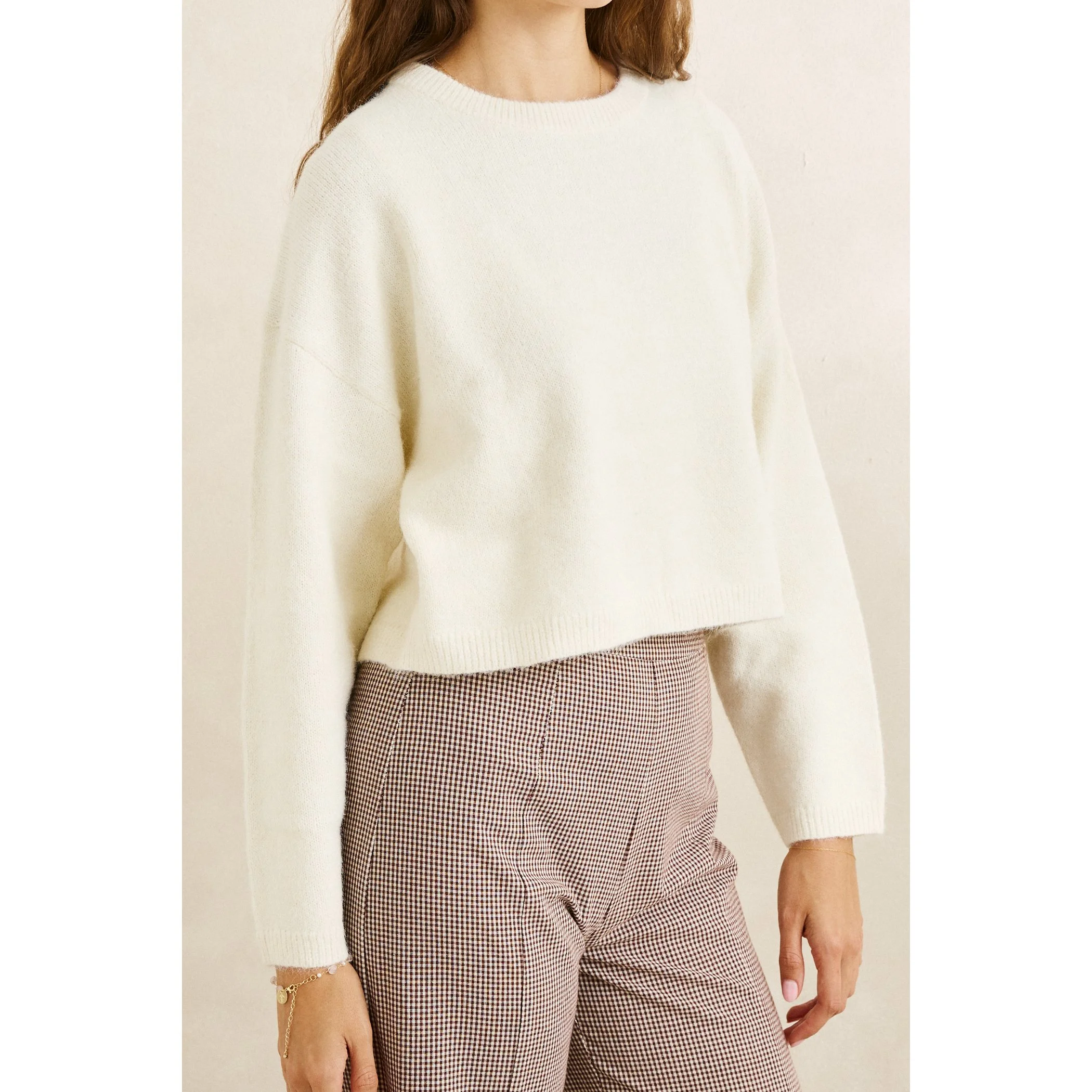 0726W-KN01SW-ESTELLE-FLUFFY-CREW-NECKKNIT-2.jpg