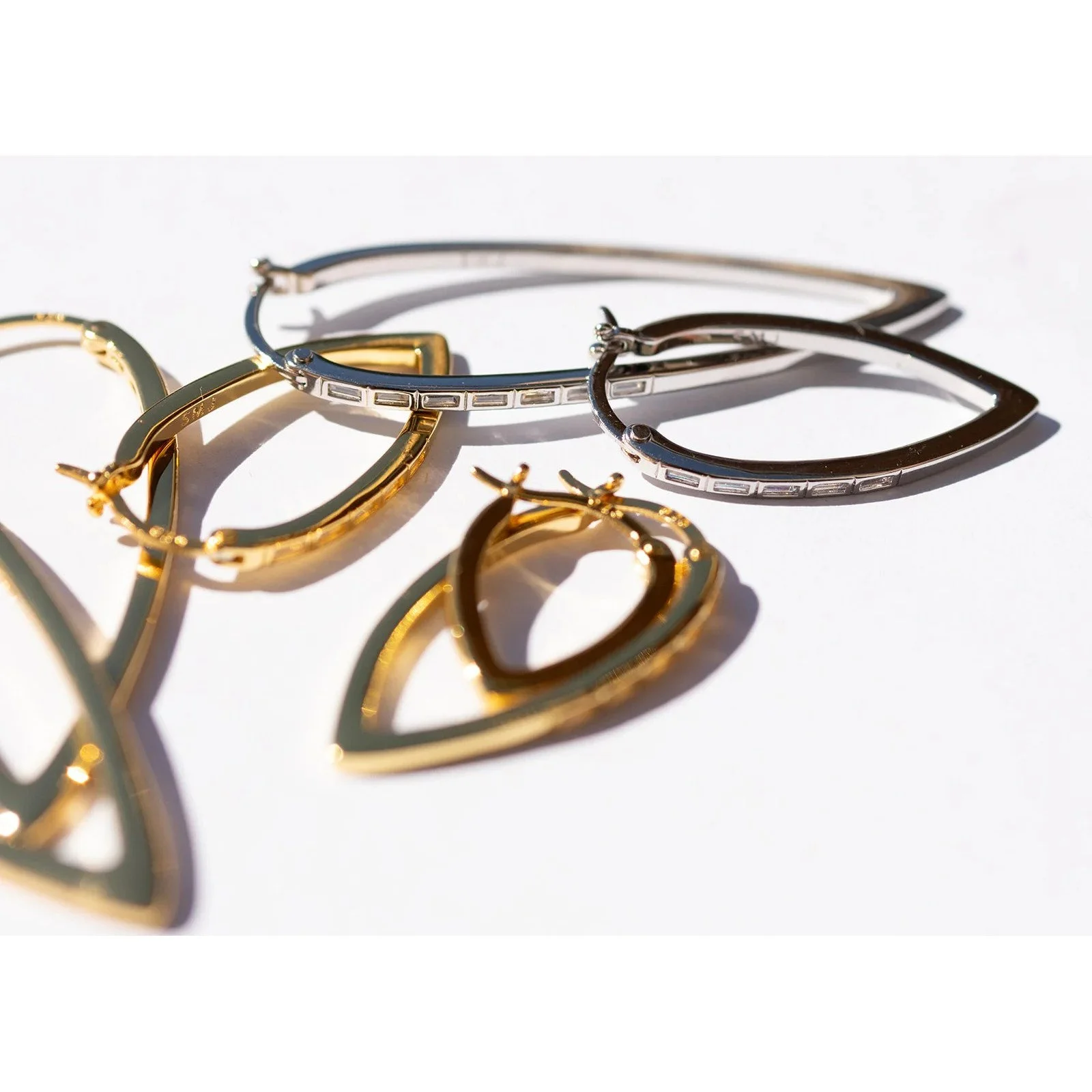 imgi_137_Sarah_Mulder_Jewelry_Gia_Mixed_Hoops_4100x.jpg