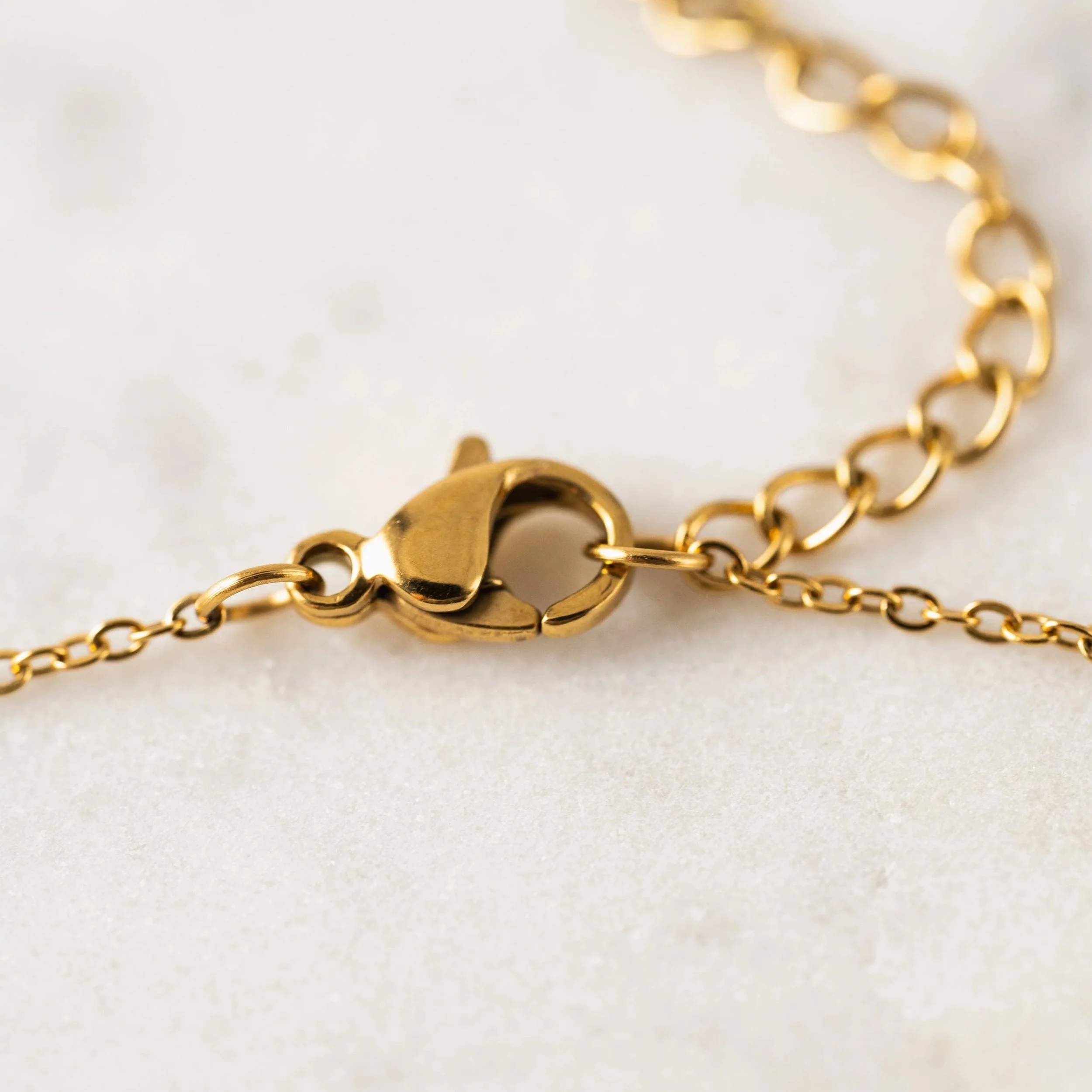 imgi_2_StarlightNecklace-Gold_1x1_DSC2269_f2cbb170-88c0-4681-8959-e2441e233623.jpg