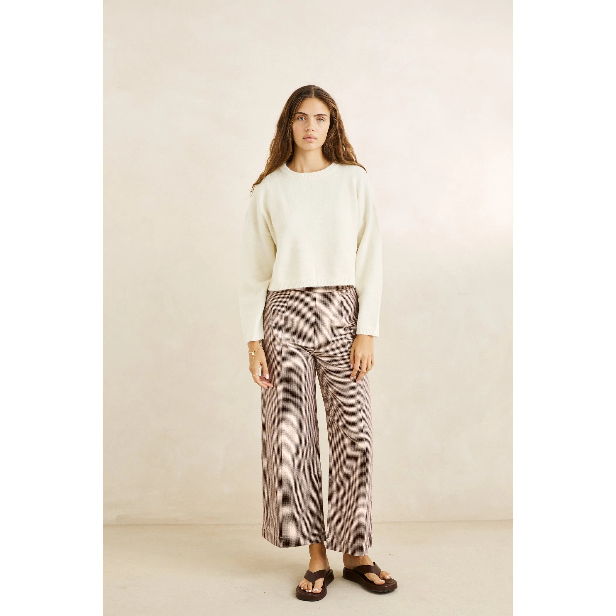 0726W-KN01SW-ESTELLE-FLUFFY-CREW-NECKKNIT-4.jpg