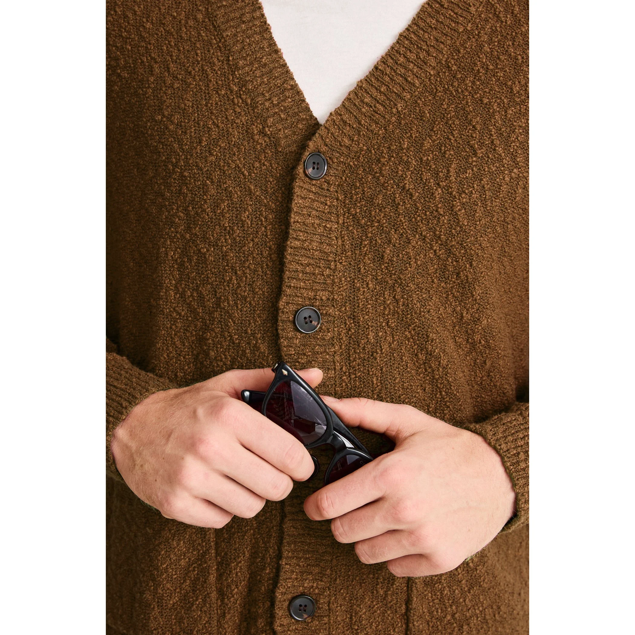CD25M-KN27SW-TOB-WORN-PATH-CARDIGAN-TOBACCO-10.jpg