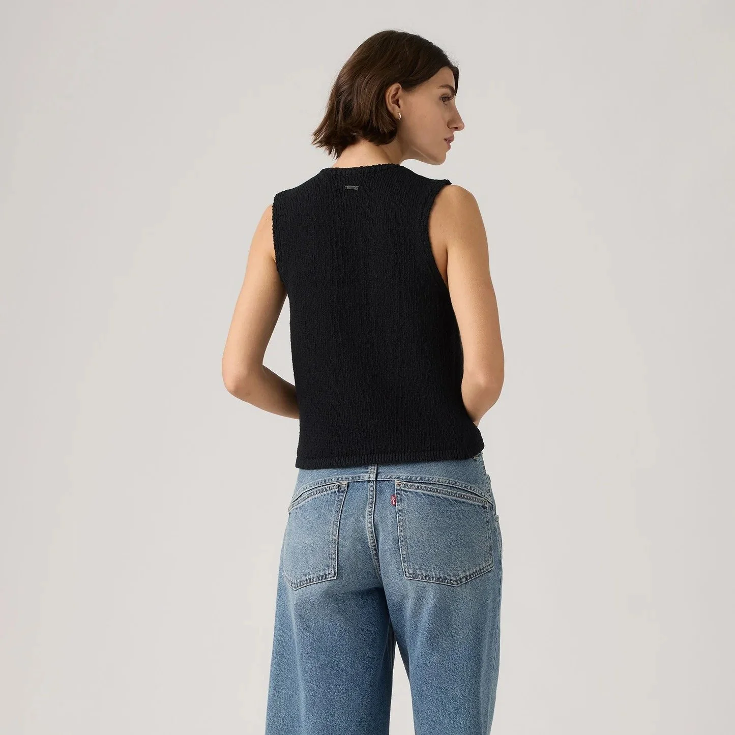 imgi_47_levis-womens-helen-mini-boucle-vest-005AB0001_2_CM_BV_305890b4-7441-4528-8be3-1e66527b82df.jpg