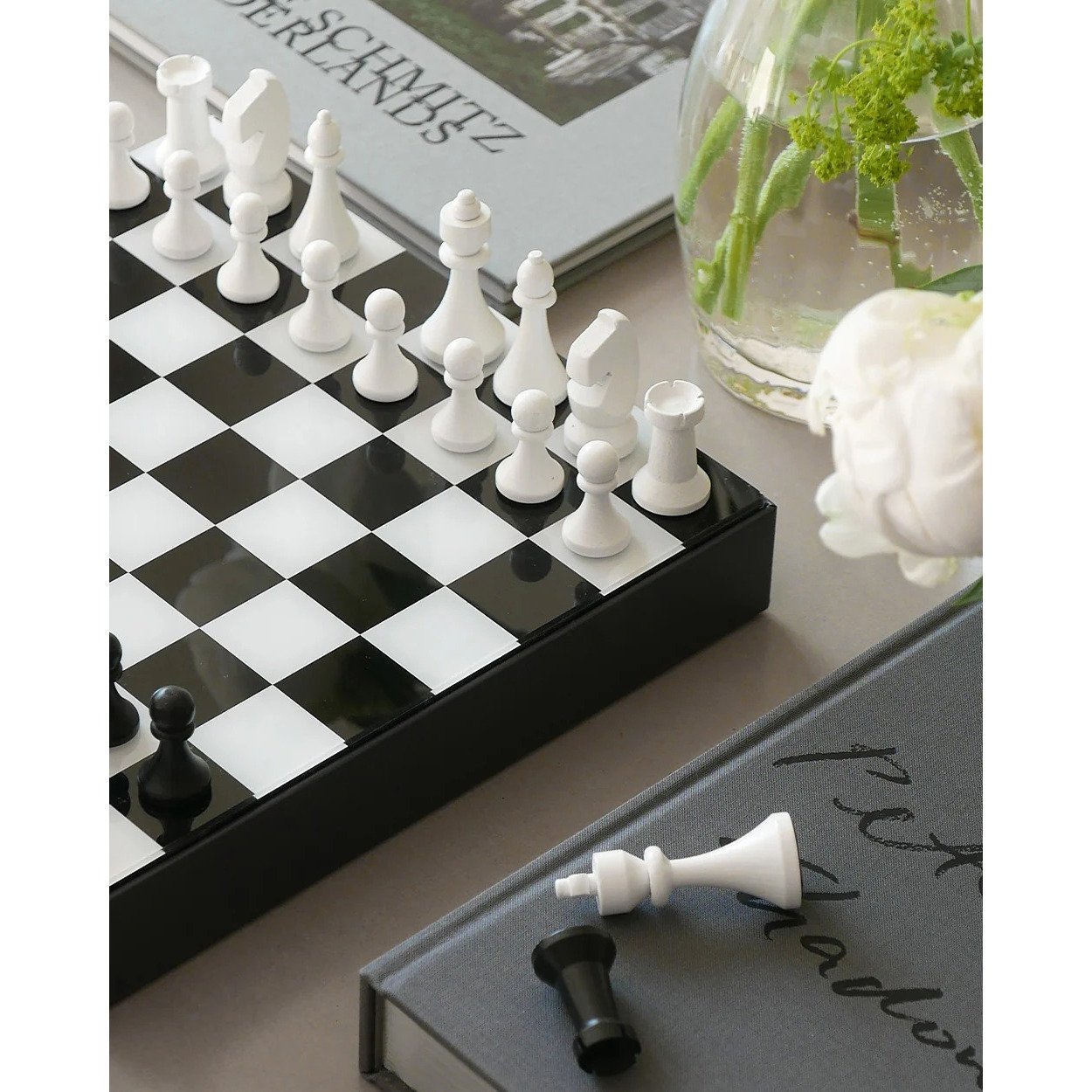 imgi_173_Printworks_Games_ArtChess_mood_2_37351b0c-e74e-424a-a2c6-2b6870f0501f.jpg