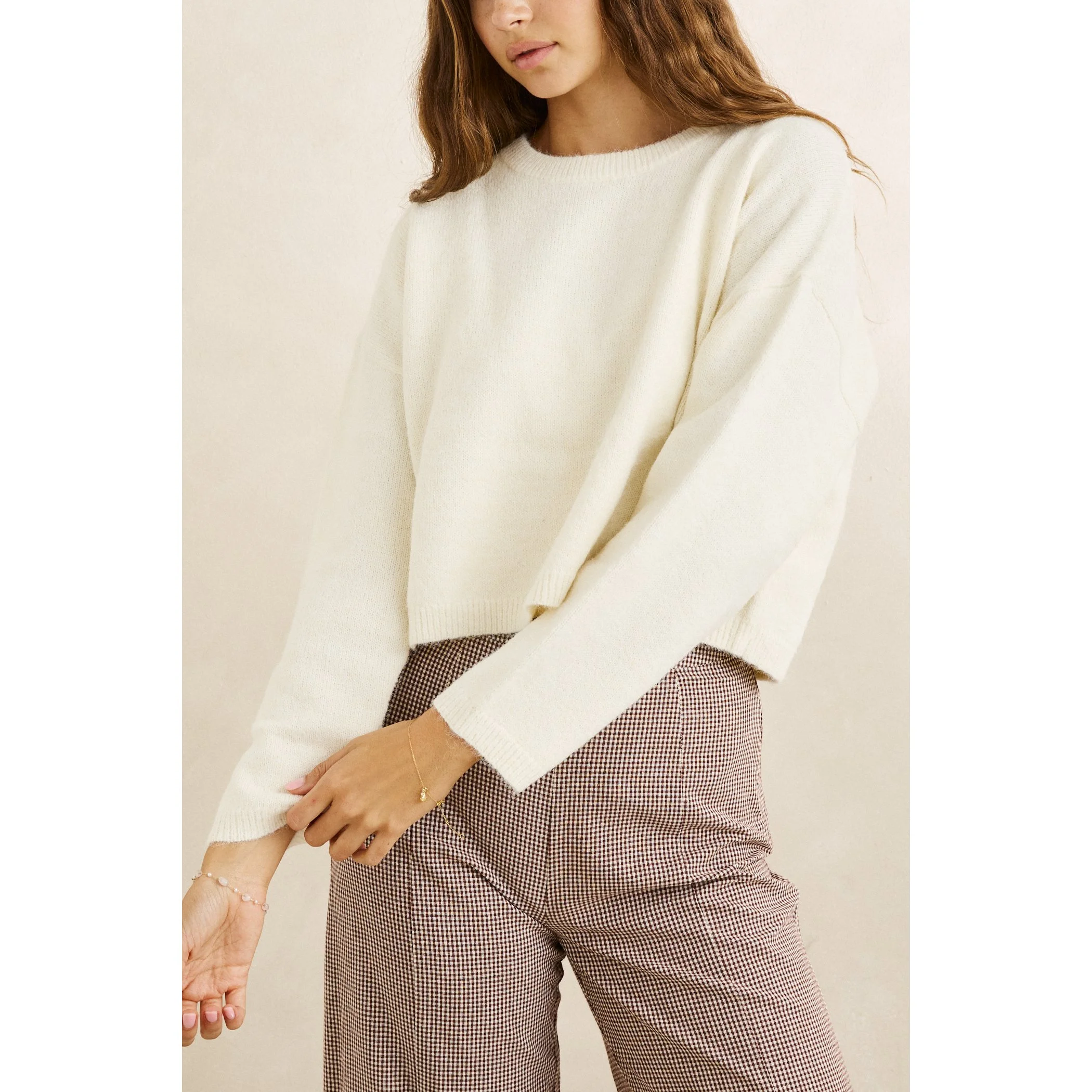 0726W-KN01SW-ESTELLE-FLUFFY-CREW-NECKKNIT-1.jpg