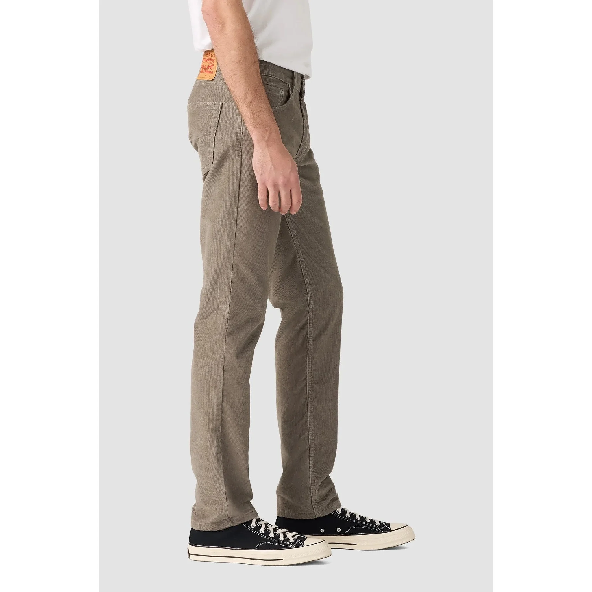 imgi_4_levis-511_-slim-fit-corduroy-smokey-taupe-2_94bc4ad5-7492-4a2f-9d63-017f4205f9b7.jpeg