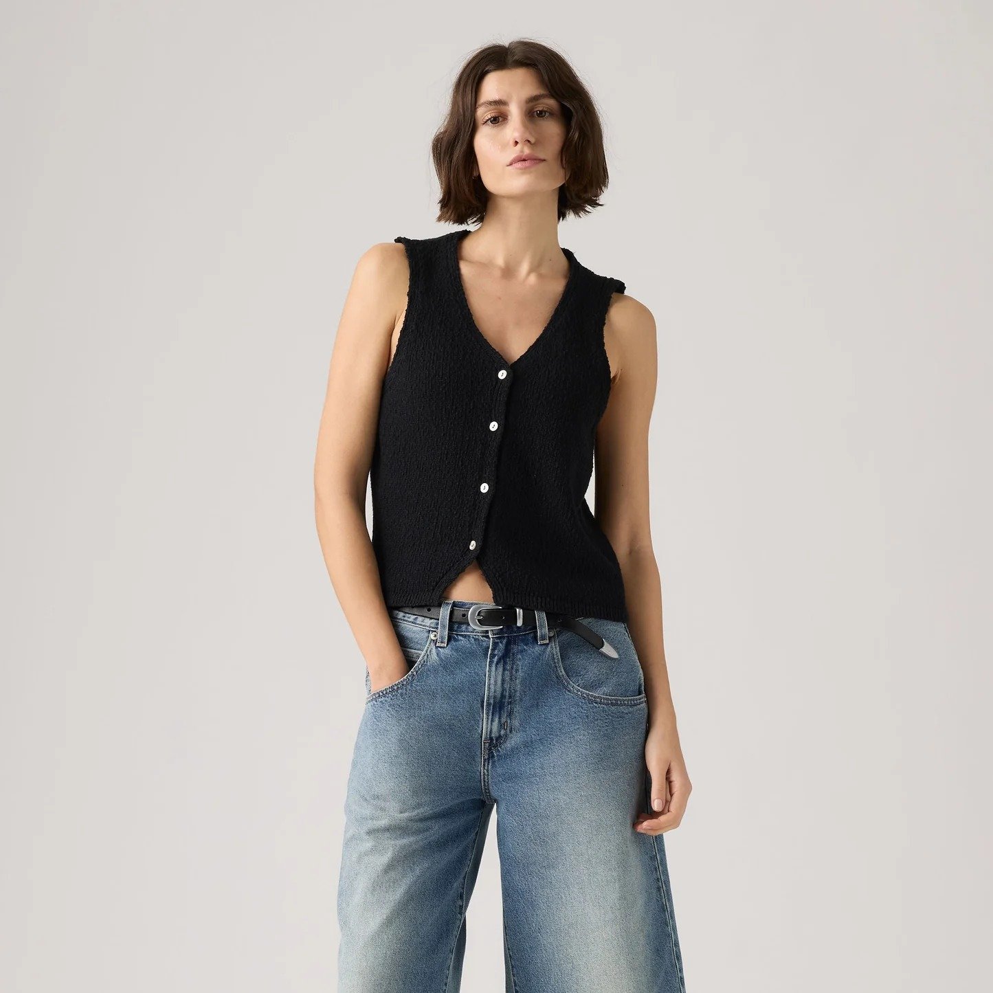 imgi_48_levis-womens-helen-mini-boucle-vest-005AB0001_3_CM_FV_05135931-f8d3-4ce3-9d6d-596a59b38573.jpg
