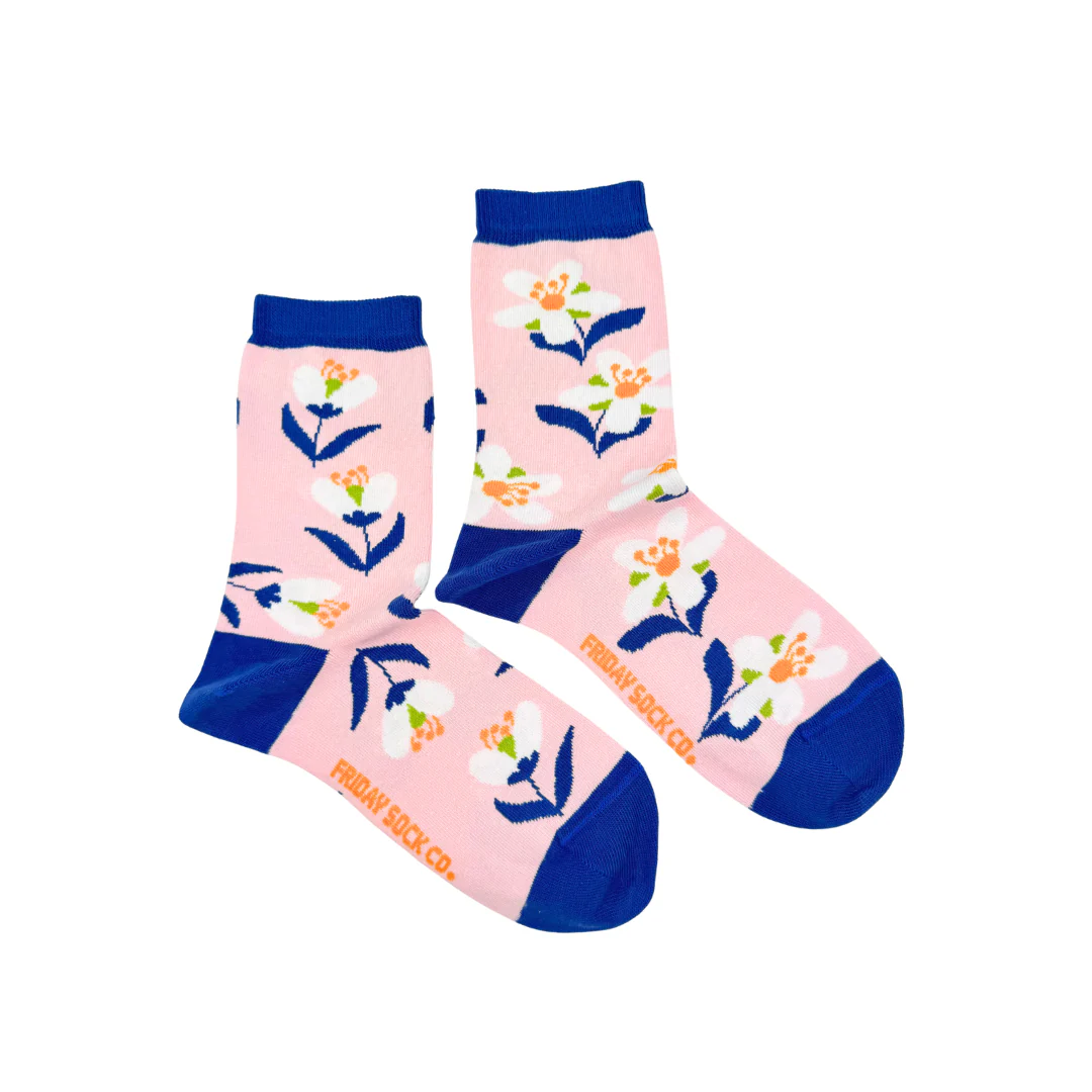 imgi_176_FLOW0032_Women_s_Modern_Jasmine_Mismatched_Socks.png