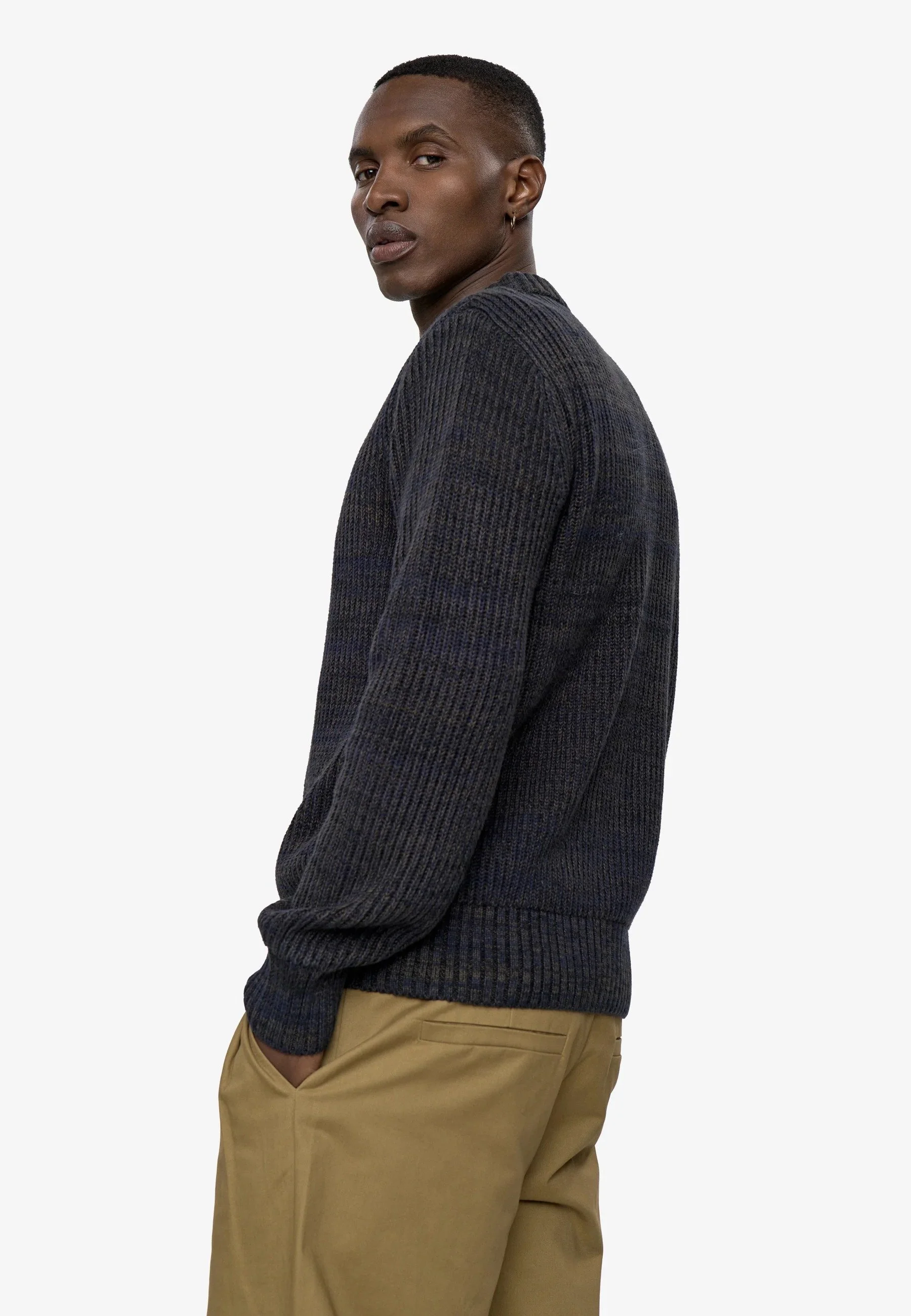 imgi_16_Rob_reg_jumper_G4785-Jumper-233844785-3922_Sky_Captain-4.jpg