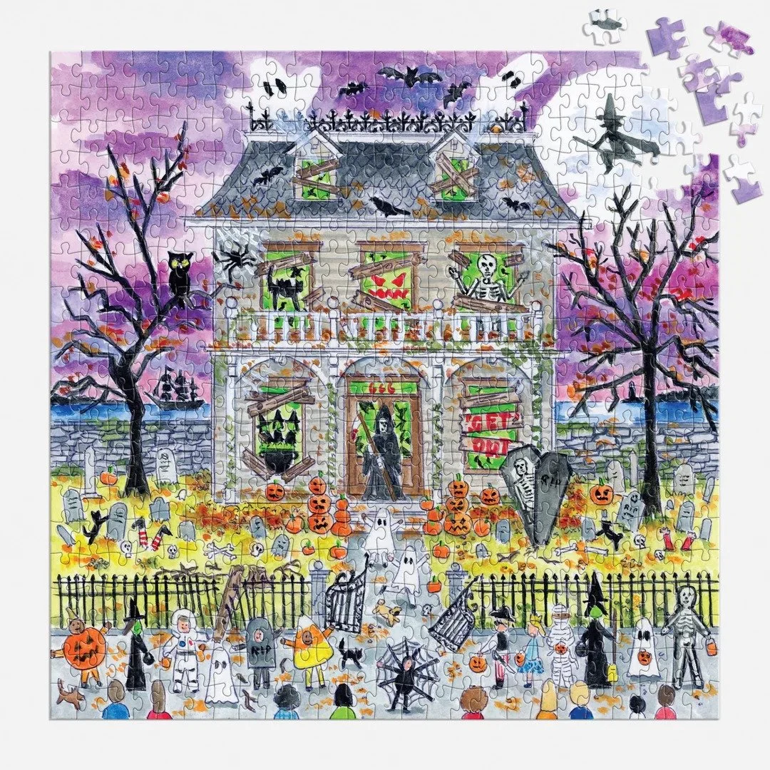 imgi_11_GA_500PcGlowInTheDarkPuzzle_MichaelStorrings_HauntedHouse_INT3_9780735386129.jpg