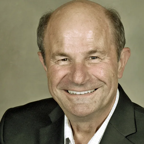 SiC_Website_AdvisorEcosystem_Headshots_MishaBurich_600x600.jpg