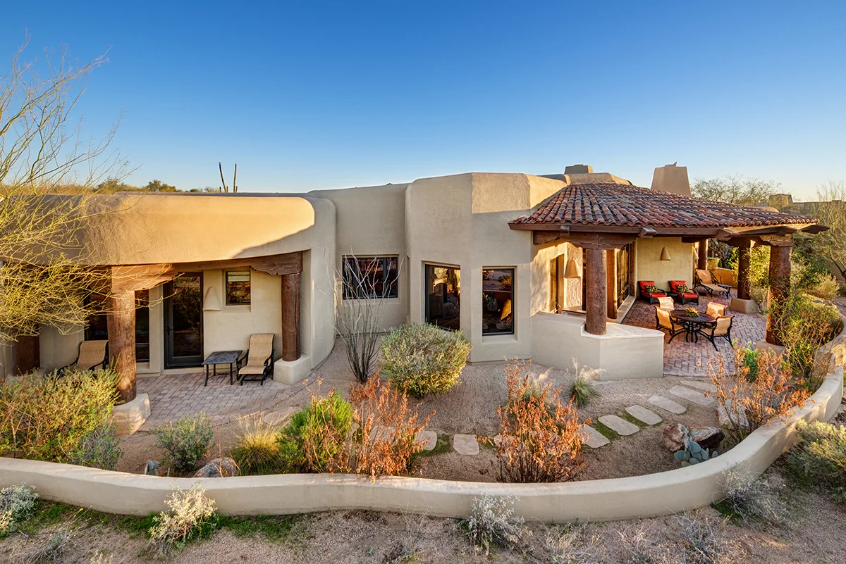 Hacienda_Patio_1200px.jpg