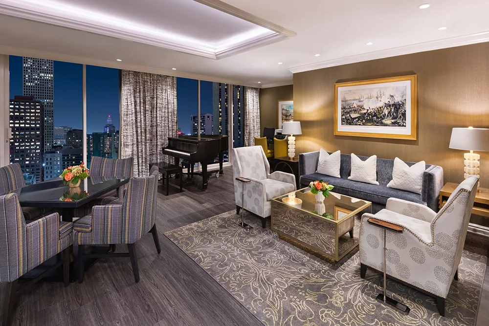 Club-Lounge-Piano-Area-1000px.jpg
