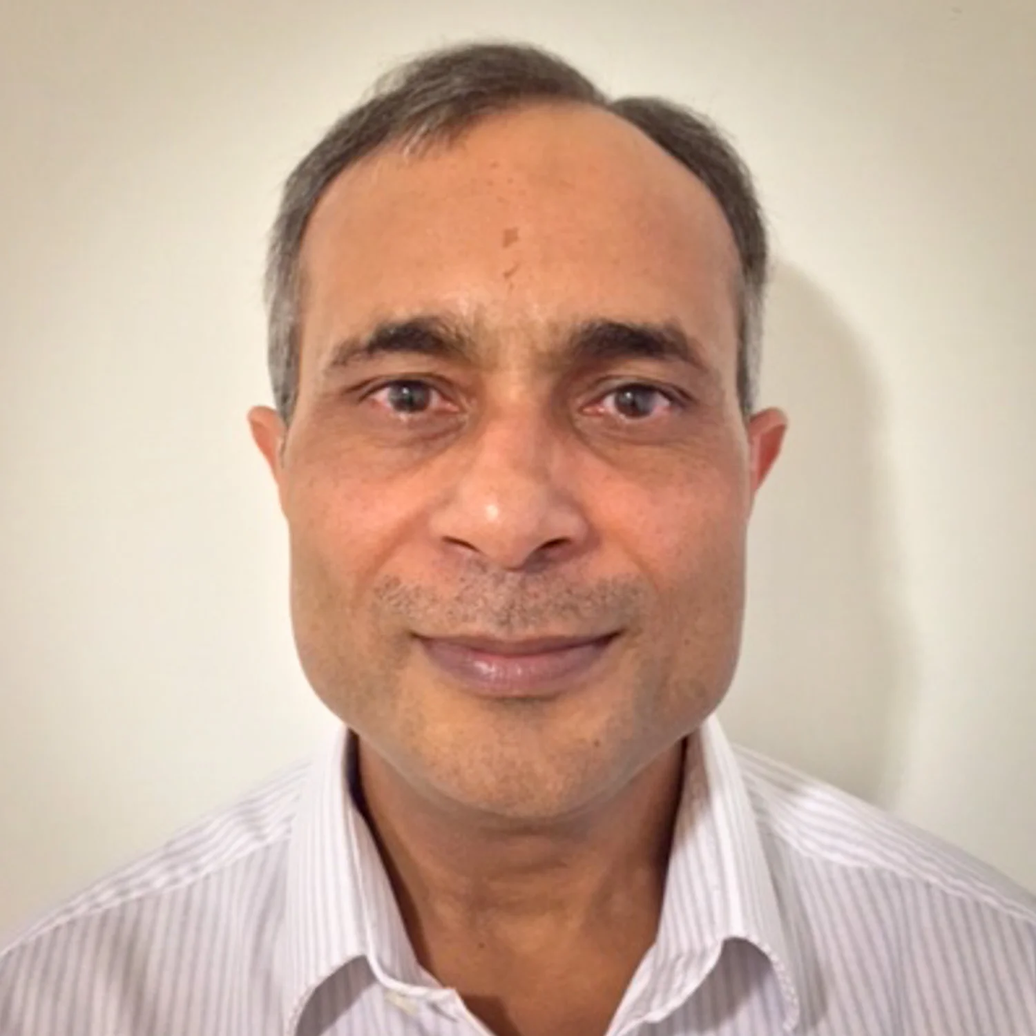 Ram Gupta<br><a href="https://www.snapsboard.com/welcome" target="_blank"><b>SnapsBoard</b></a>