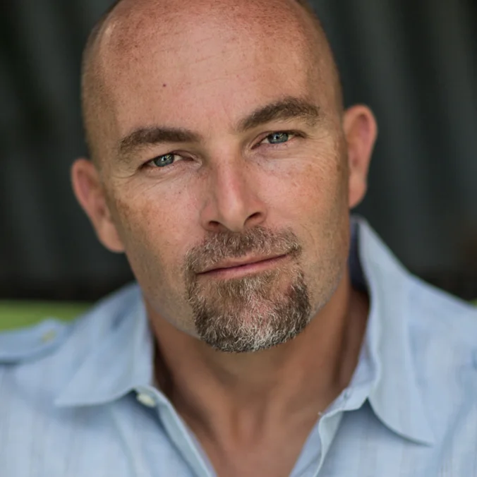 Copy of <i> Laurent Martin</i><br><a href="https://www.photogurus.com" target="_blank"><b>PhotoGurus</b></a>