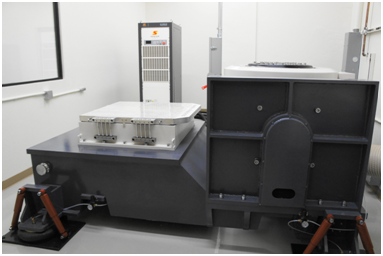 50 kN (11,000 lbf) system with 800 mm (32 in) Monobase Slip Table