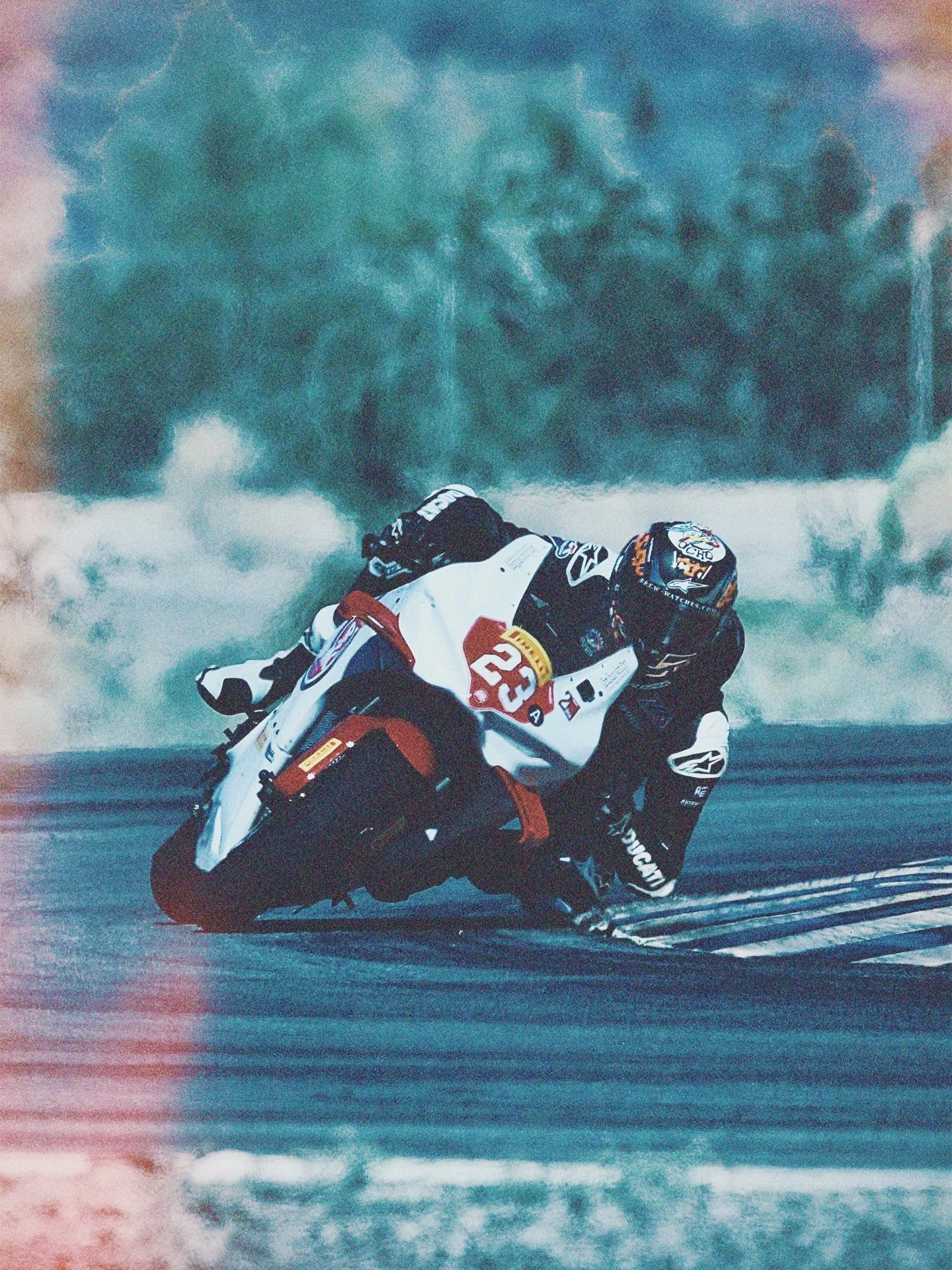 First trip back out to Garage 🎱 didn&rsquo;t disappoint!! Even after all the laps I&rsquo;ve spun around @chuckwallavalleyraceway, there&rsquo;s still nothing quite as surreal as ripping laps as the sun sets on the mountains. 

The experience we&rsq