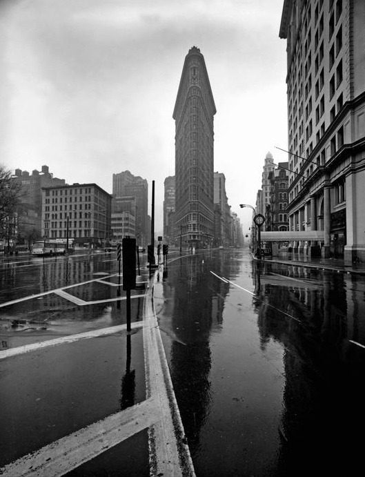 Eliott Erwitt, Flatiron Building 1969 
