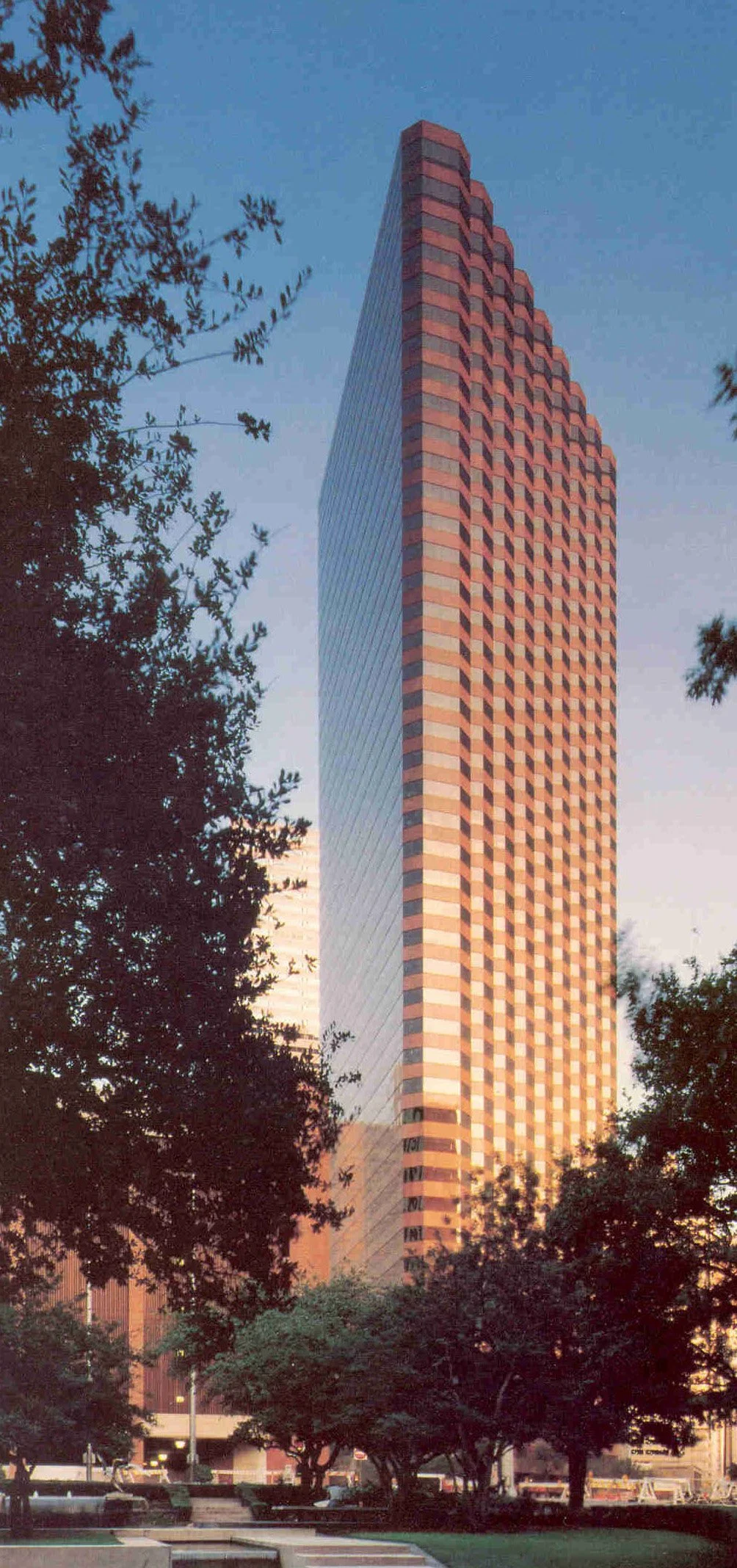 Lincoln Plaza, Dallas, TX