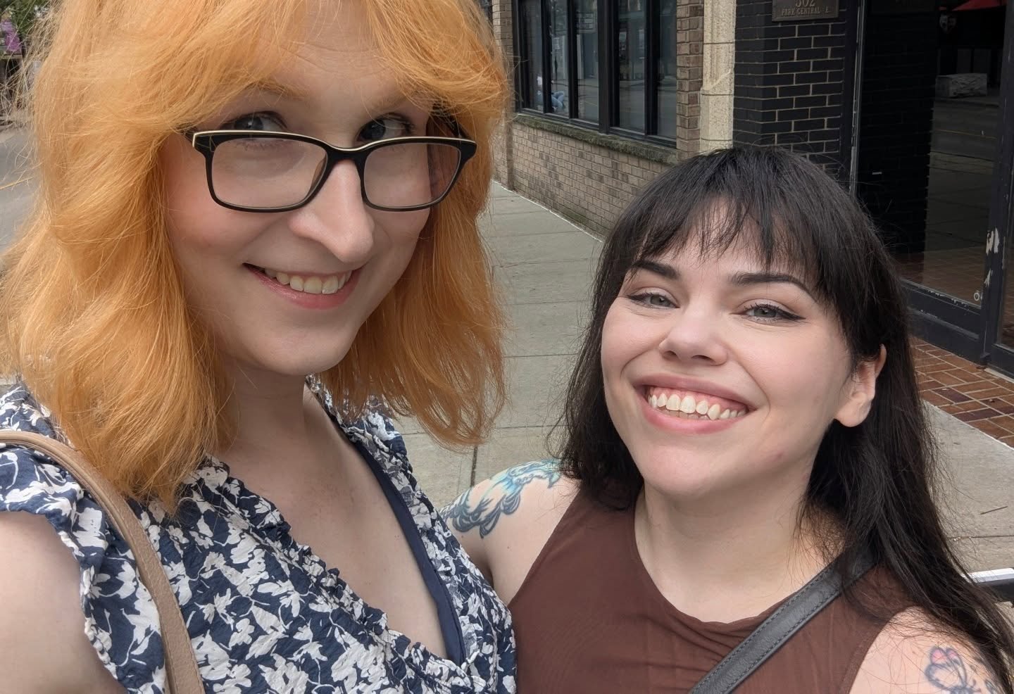 Stef and I actually left the house for drag brunch at @bizarre.bar.dwntwn today! Good to get outta the house and rub elbows with the other gays who didn't stay out until 2am last night 😂
