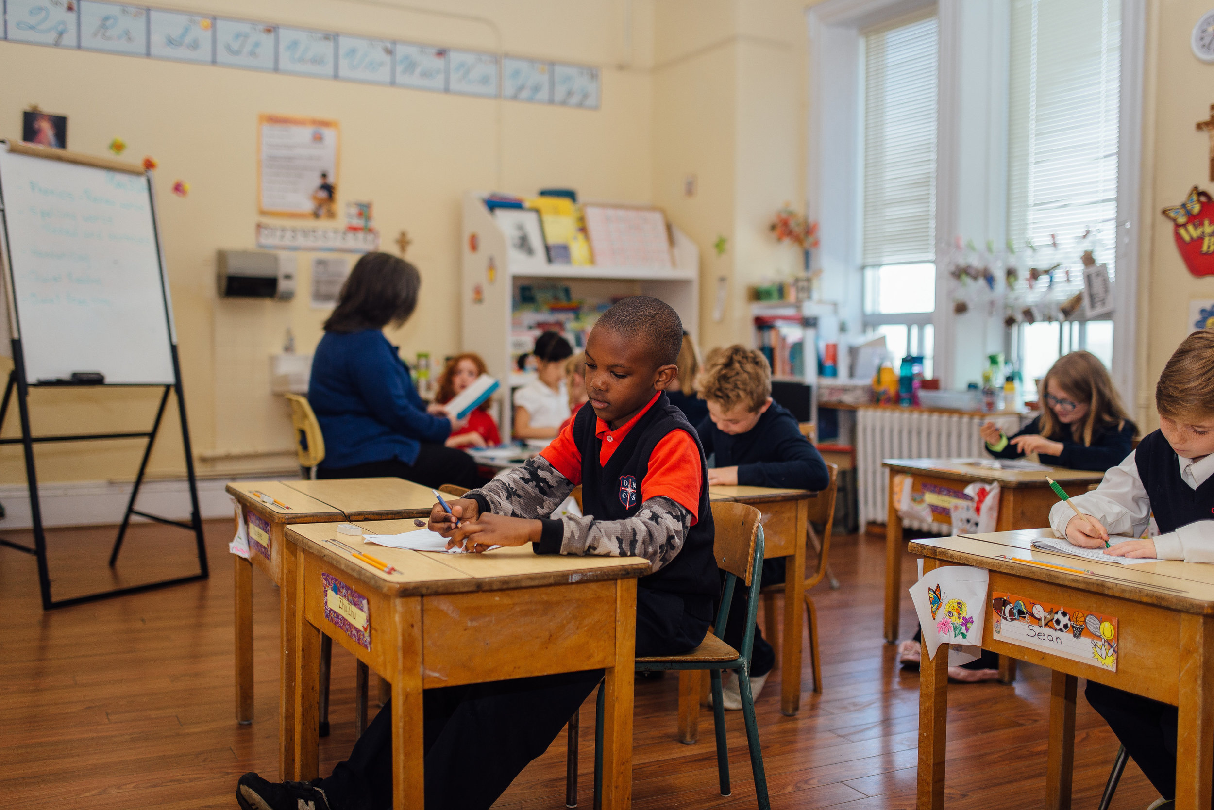 Our split classes encourage a balance of teamwork and independent working. We love the outcome of having two grades in the same class as it encourages the younger students to look up to their older peers and we foster a sense of leadership in the older students, allowing them to help the younger grade in their class. This creates a wonderful dynamic in our school!