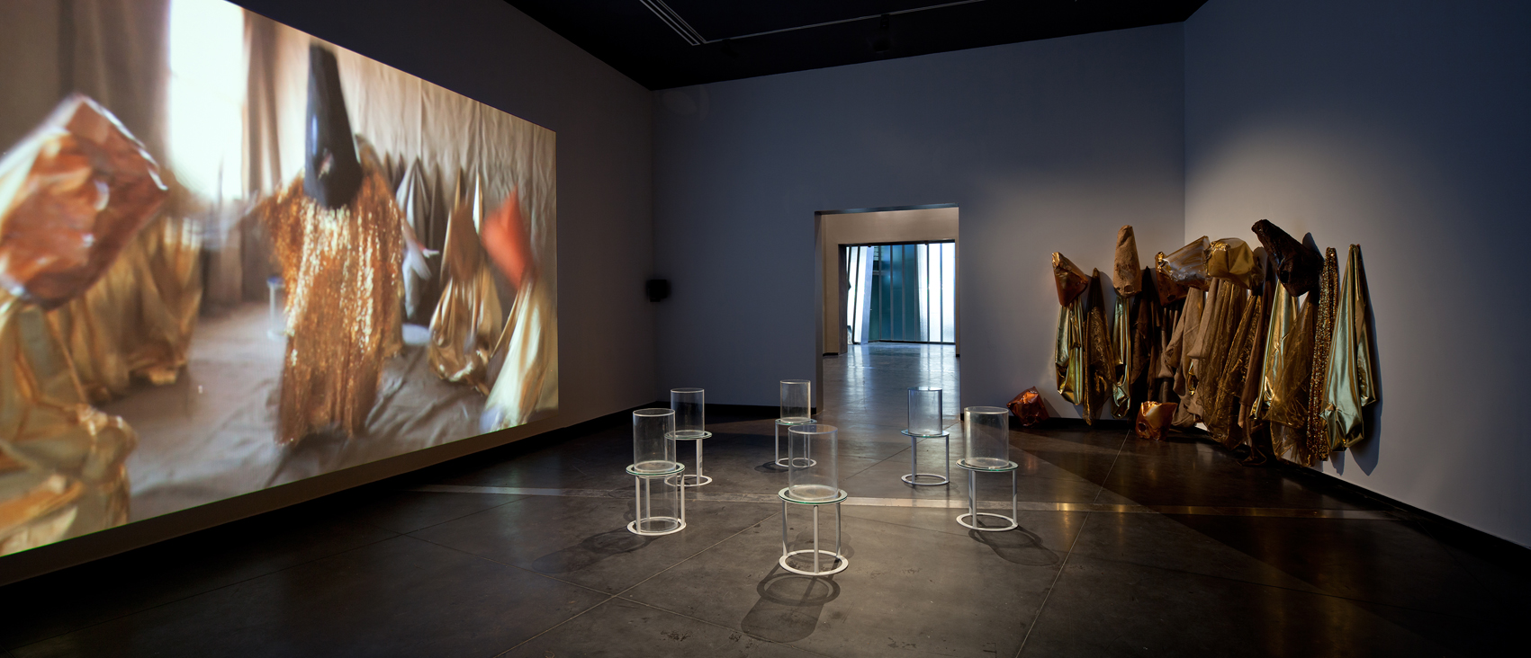 Mikala Dwyer, Goldene Bend'er, 2013, Australian Centre for Contemporary Art, Melbourne