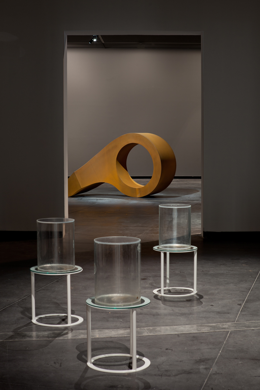 Mikala Dwyer, Goldene Bend'er, 2013, Australian Centre for Contemporary Art, Melbourne