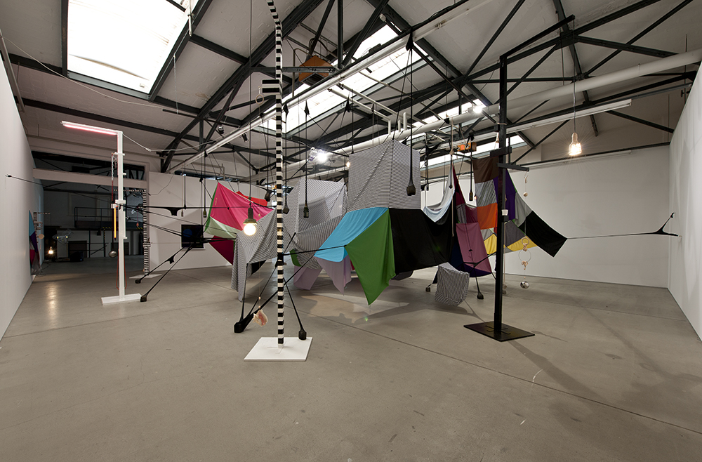 Mikala Dwyer, Square Cloud Compound, 2010, Hamish Morrison Galerie, Berlin