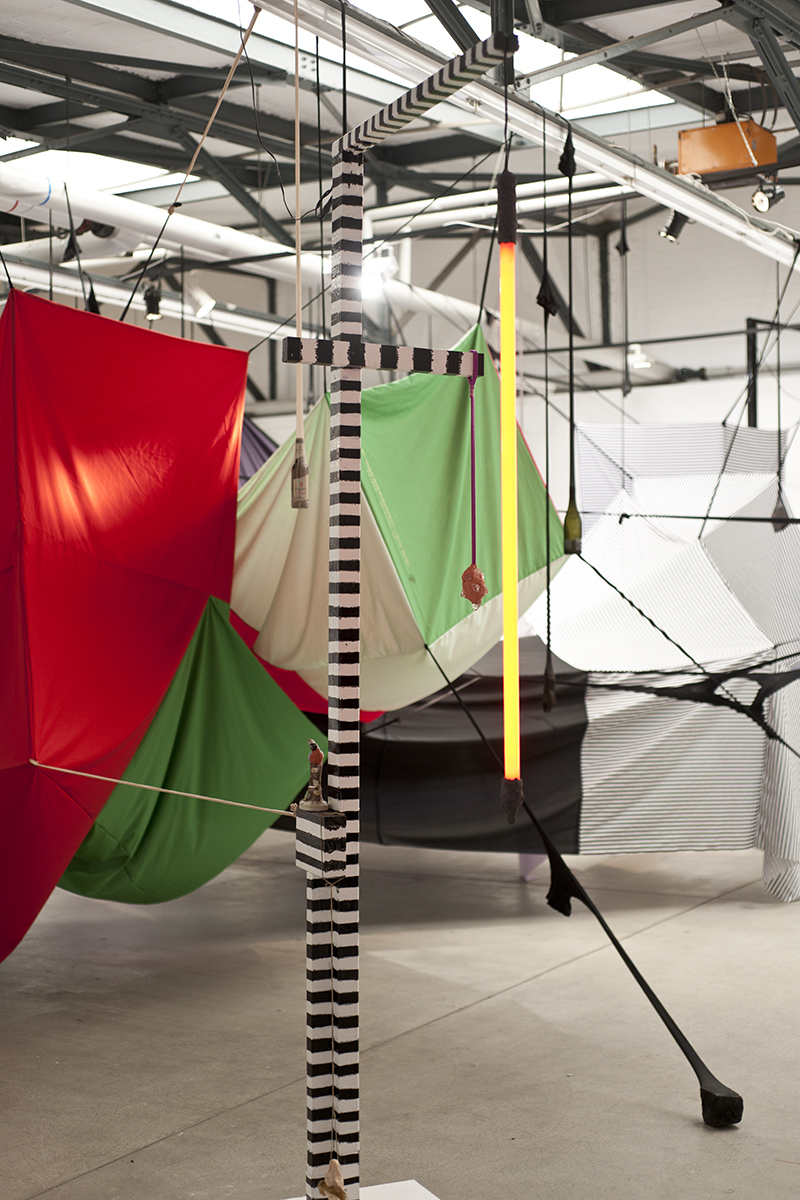 Mikala Dwyer, Square Cloud Compound, 2010, Hamish Morrison Galerie, Berlin