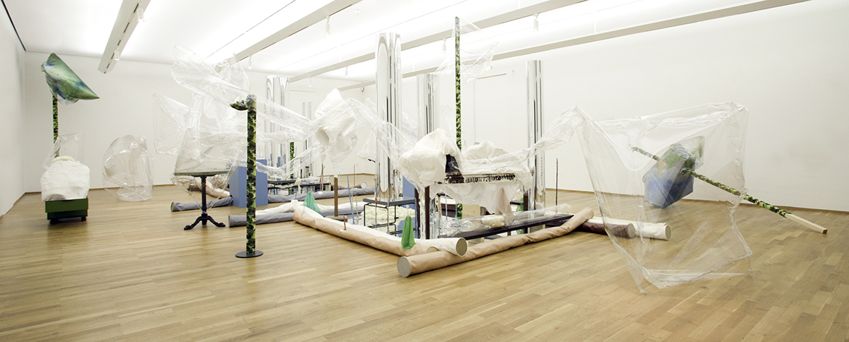 Mikala Dwyer | Face Up (Contemporary Art from Australia), 2003, Nationalgalerie, Hamburger Bahnhoff, Berlin