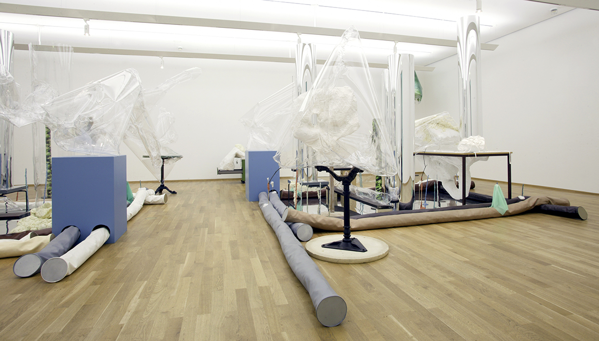 Mikala Dwyer | Face Up (Contemporary Art from Australia), 2003, Nationalgalerie, Hamburger Bahnhoff, Berlin