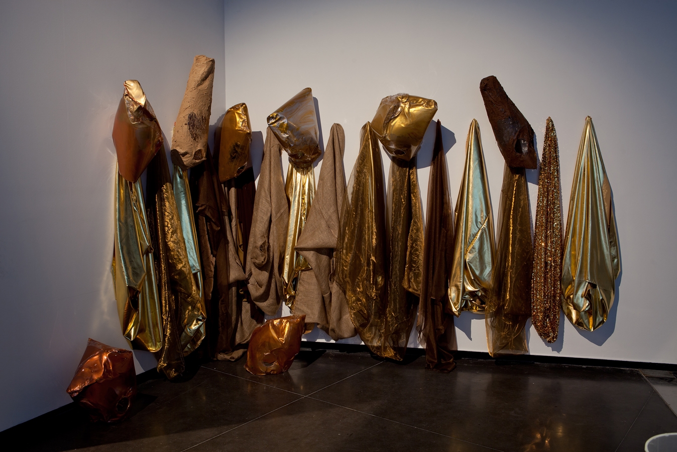Mikala Dwyer, Goldene Bend'er, 2013, Australian Centre for Contemporary Art, Melbourne