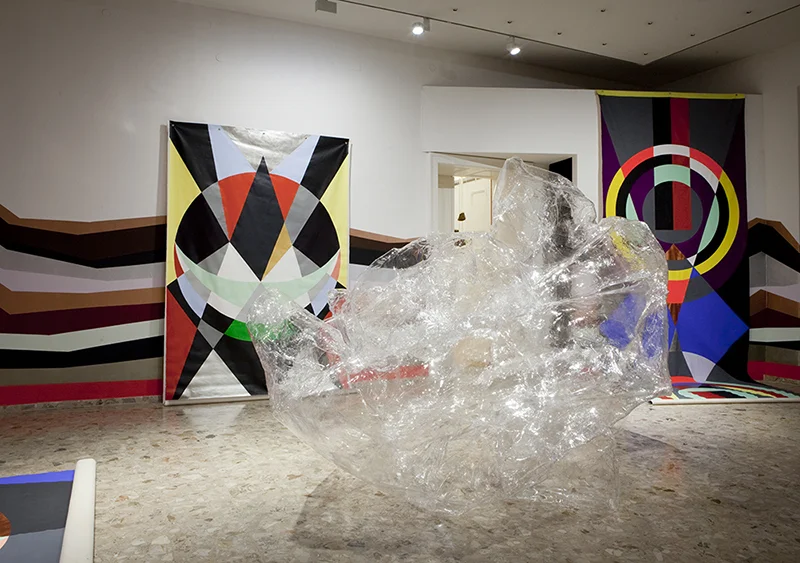 Mikala Dwyer | Hall of Half-Life, 2015, GrazMuseum, Austria