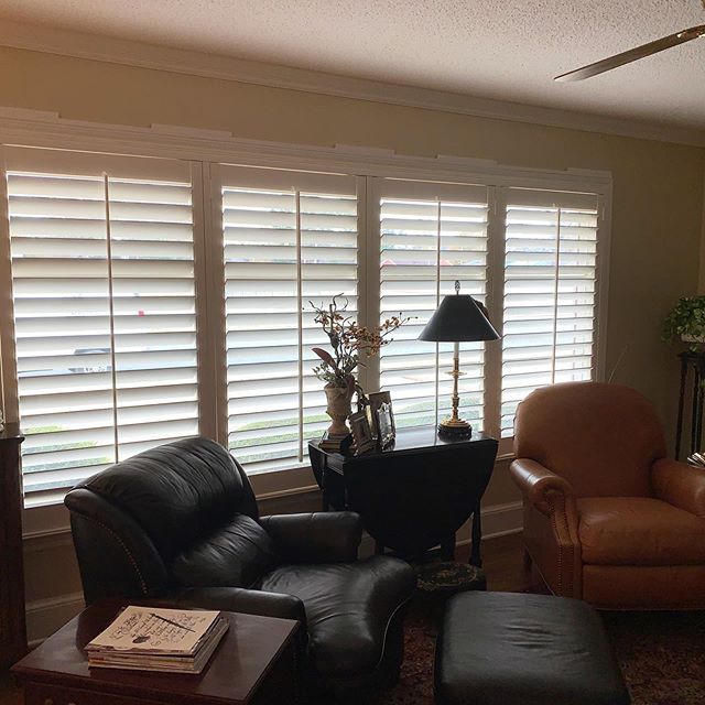 This cute home just got some plantation shutters to update the rooms! Goodbye metal mini blinds!

#plantationshutters #madeinnorthcarolina