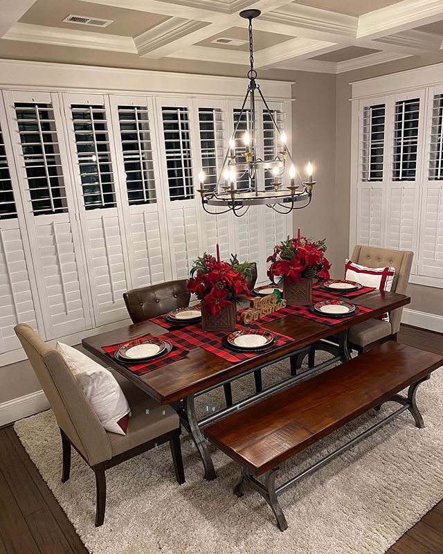 &lsquo;Tis the season🎄
Plantation shutters installed just in time for holiday entertaining!  #anotherhappycustomer #madeinnc #plantationshutters