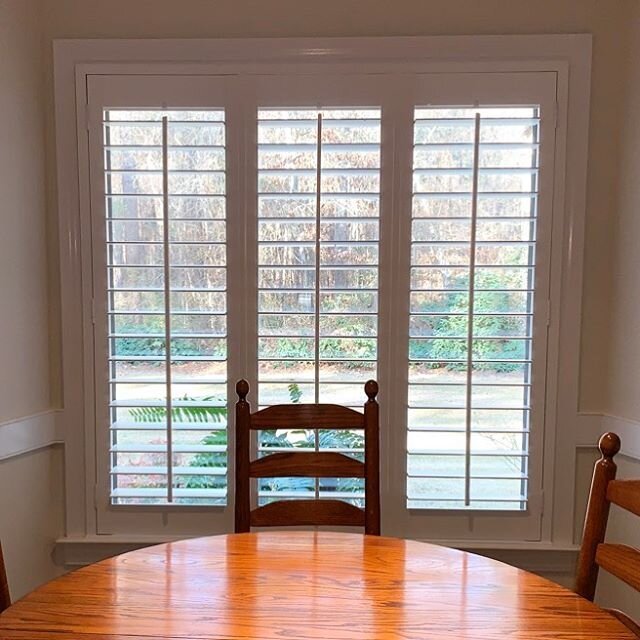 A new look for this window- custom plantation shutters! Joining our team @jbroughtondesign1 
#plantationshutters 
#interiordesign